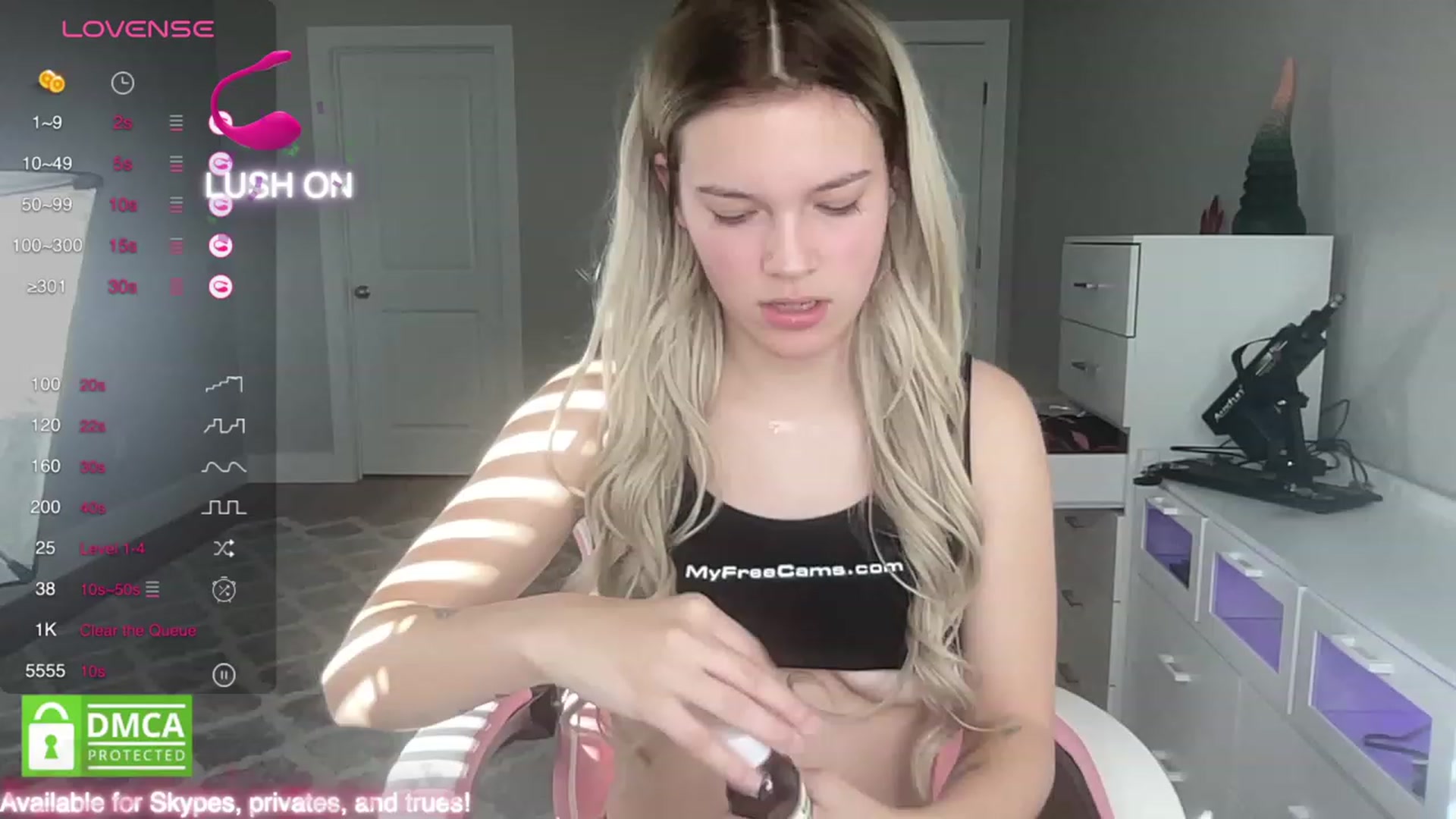 Gallery image thumbnail from Sarahsweets18's myfreecams stream on, 10/29/2023, 16:21 image 11 of 20