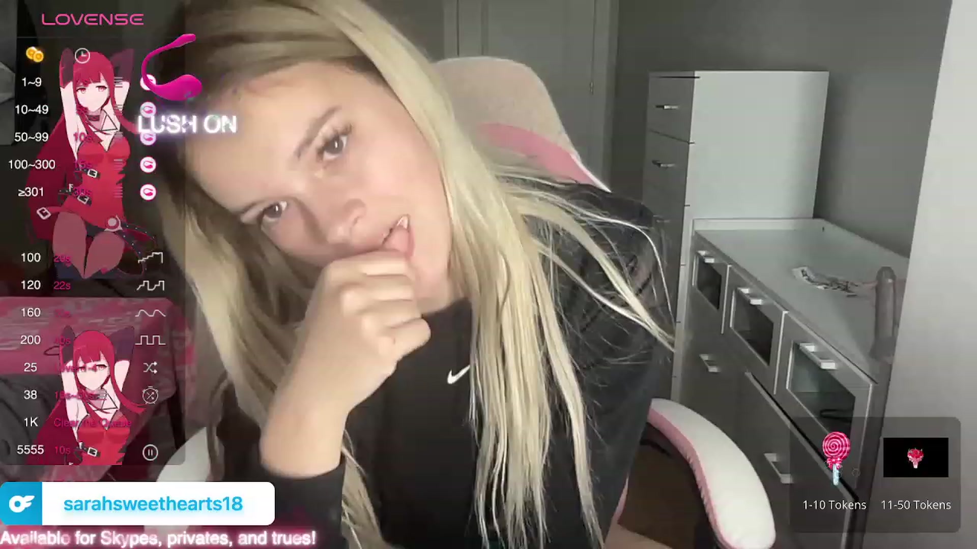Gallery image thumbnail from Sarahsweets18's myfreecams stream on, 11/14/2023, 19:45 image 18 of 20