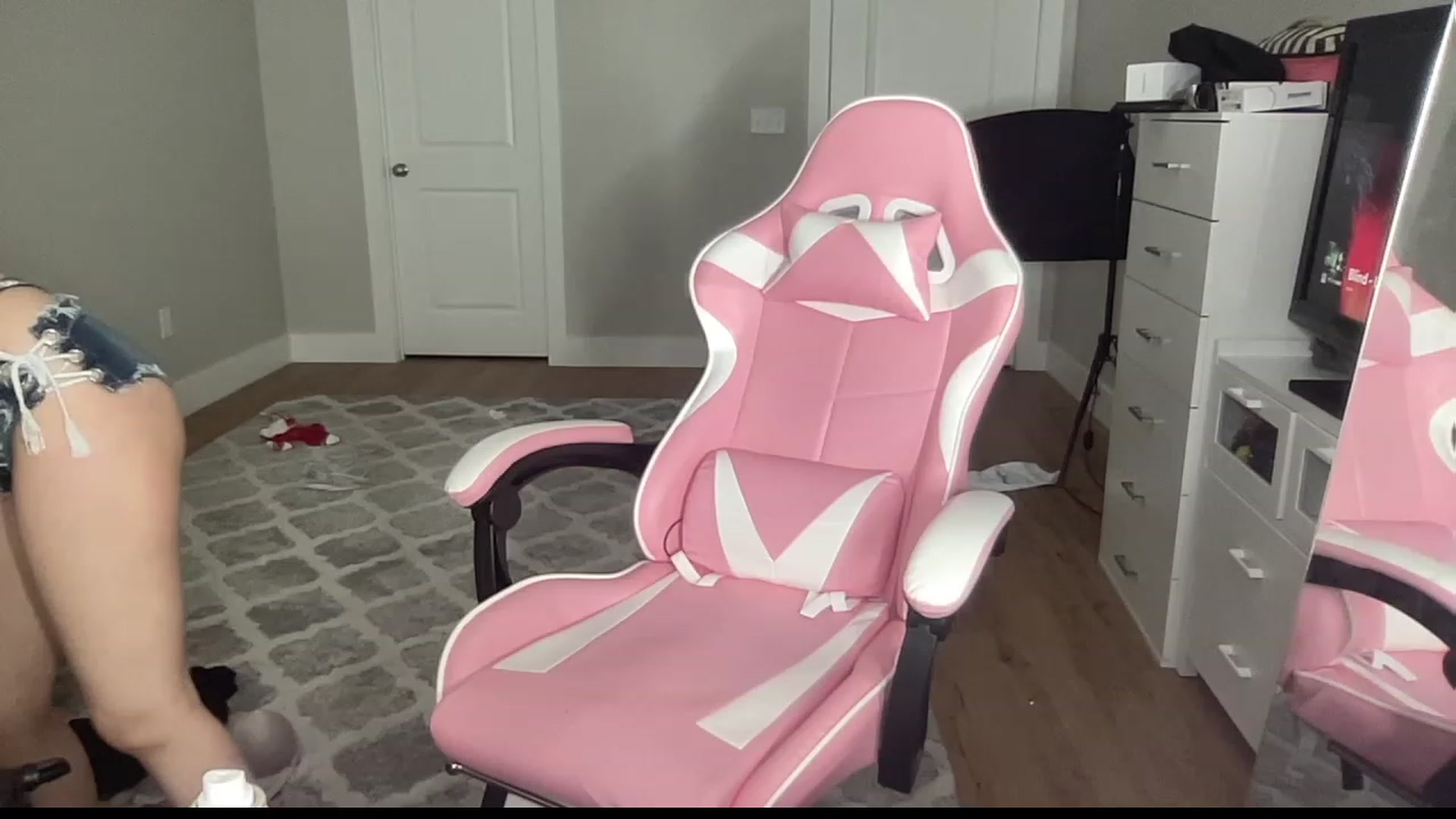 Gallery image thumbnail from Sarahsweets18's myfreecams stream on, 12/07/2023, 16:02 image 19 of 20