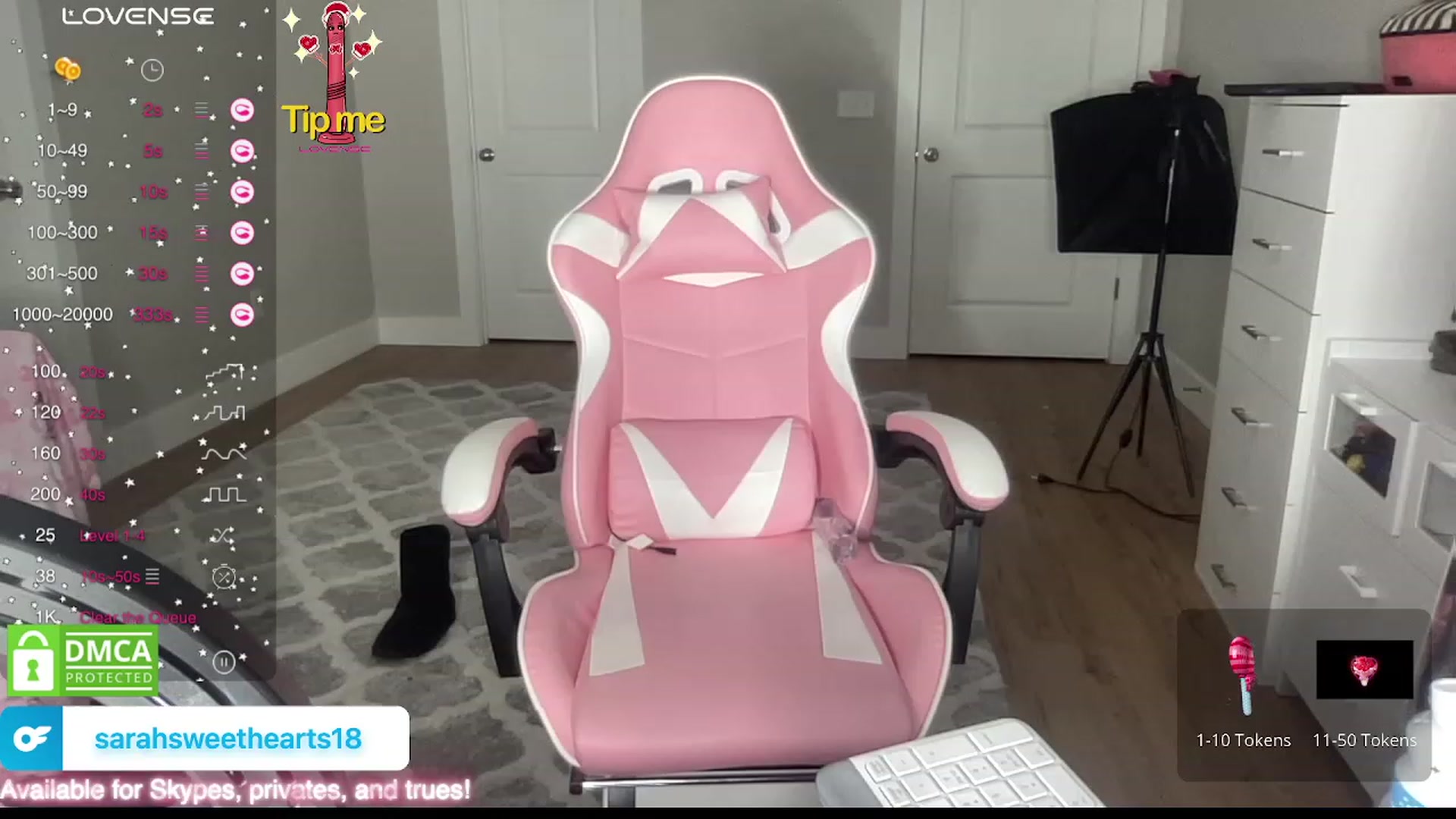 Gallery image thumbnail from Sarahsweets18's myfreecams stream on, 12/13/2023, 04:00 image 17 of 20
