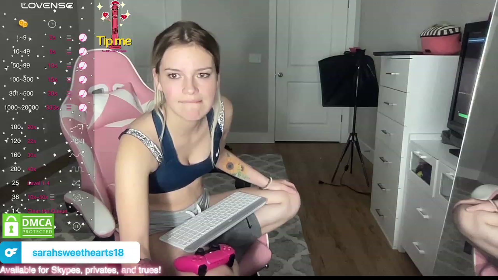 Gallery image thumbnail from Sarahsweets18's myfreecams stream on, 12/13/2023, 04:00 image 1 of 20