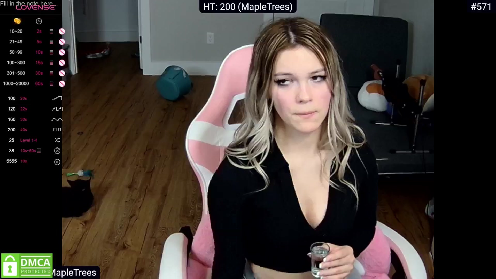 Gallery image thumbnail from Sarahsweets18's myfreecams stream on, 03/04/2024, 08:44 image 14 of 20