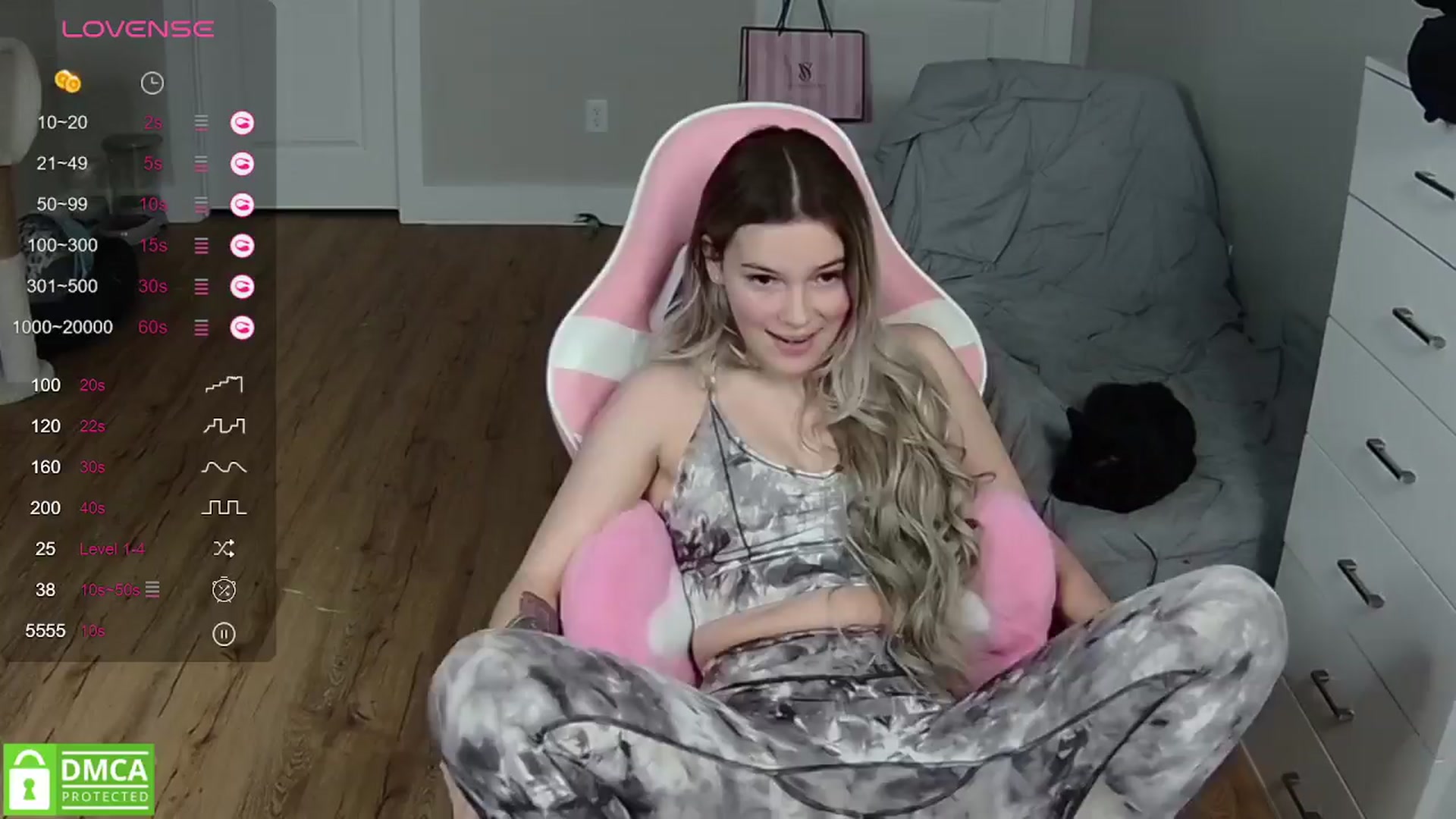 Gallery image thumbnail from Sarahsweets18's myfreecams stream on, 03/23/2024, 03:22 image 8 of 20