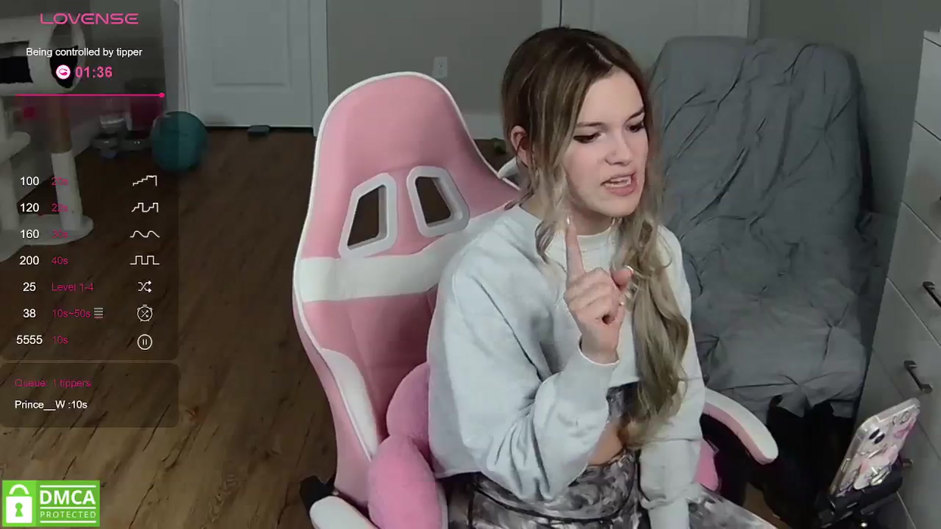 Gallery image thumbnail from Sarahsweets18's myfreecams stream on, 03/28/2024, 04:12 image 10 of 20