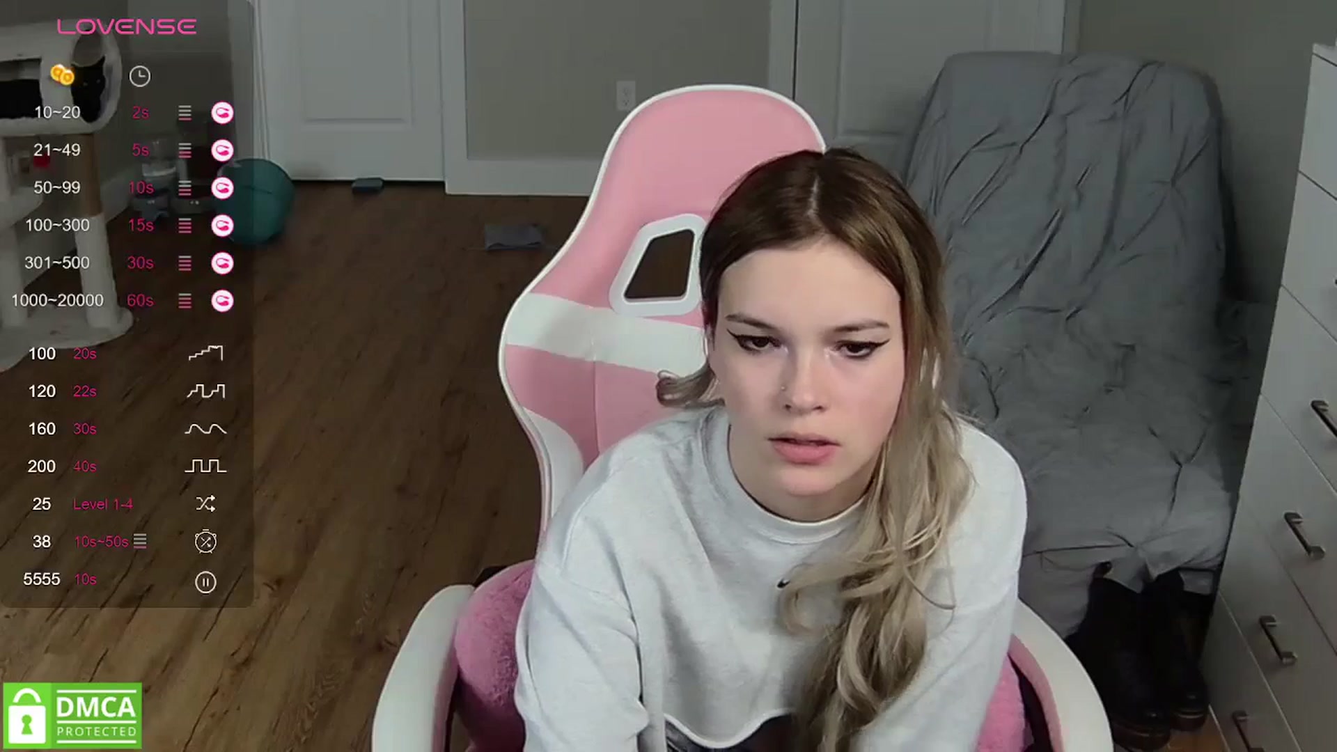 Gallery image thumbnail from Sarahsweets18's myfreecams stream on, 03/28/2024, 04:12 image 19 of 20