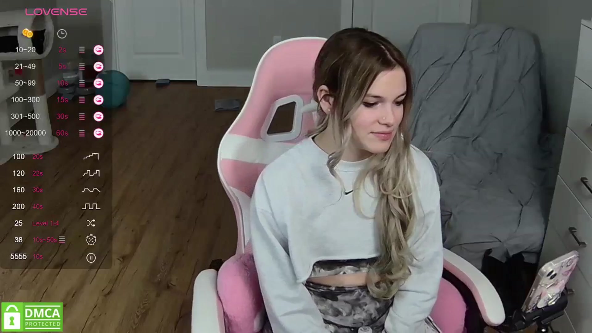 Gallery image thumbnail from Sarahsweets18's myfreecams stream on, 03/28/2024, 04:12 image 12 of 20
