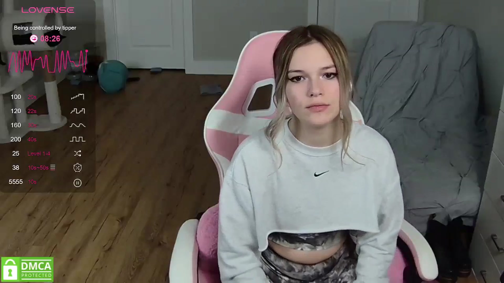 Gallery image thumbnail from Sarahsweets18's myfreecams stream on, 03/28/2024, 04:12 image 5 of 20