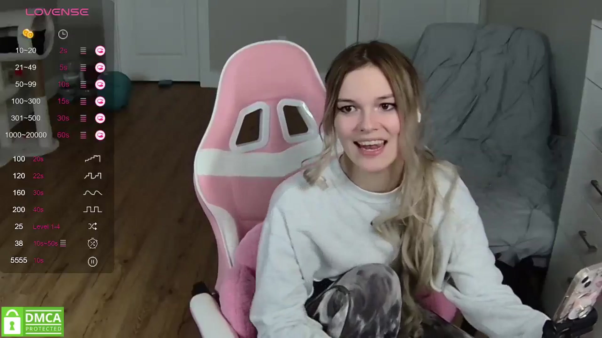 Gallery image thumbnail from Sarahsweets18's myfreecams stream on, 03/28/2024, 04:12 image 14 of 20
