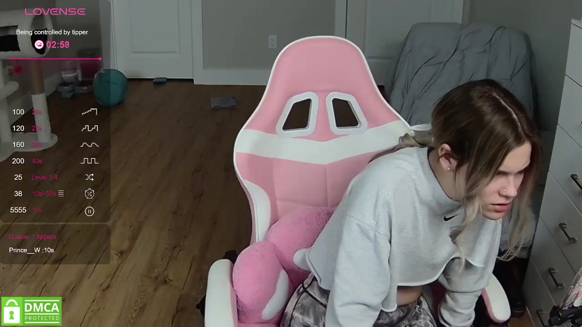 Gallery image thumbnail from Sarahsweets18's myfreecams stream on, 03/28/2024, 04:12 image 9 of 20