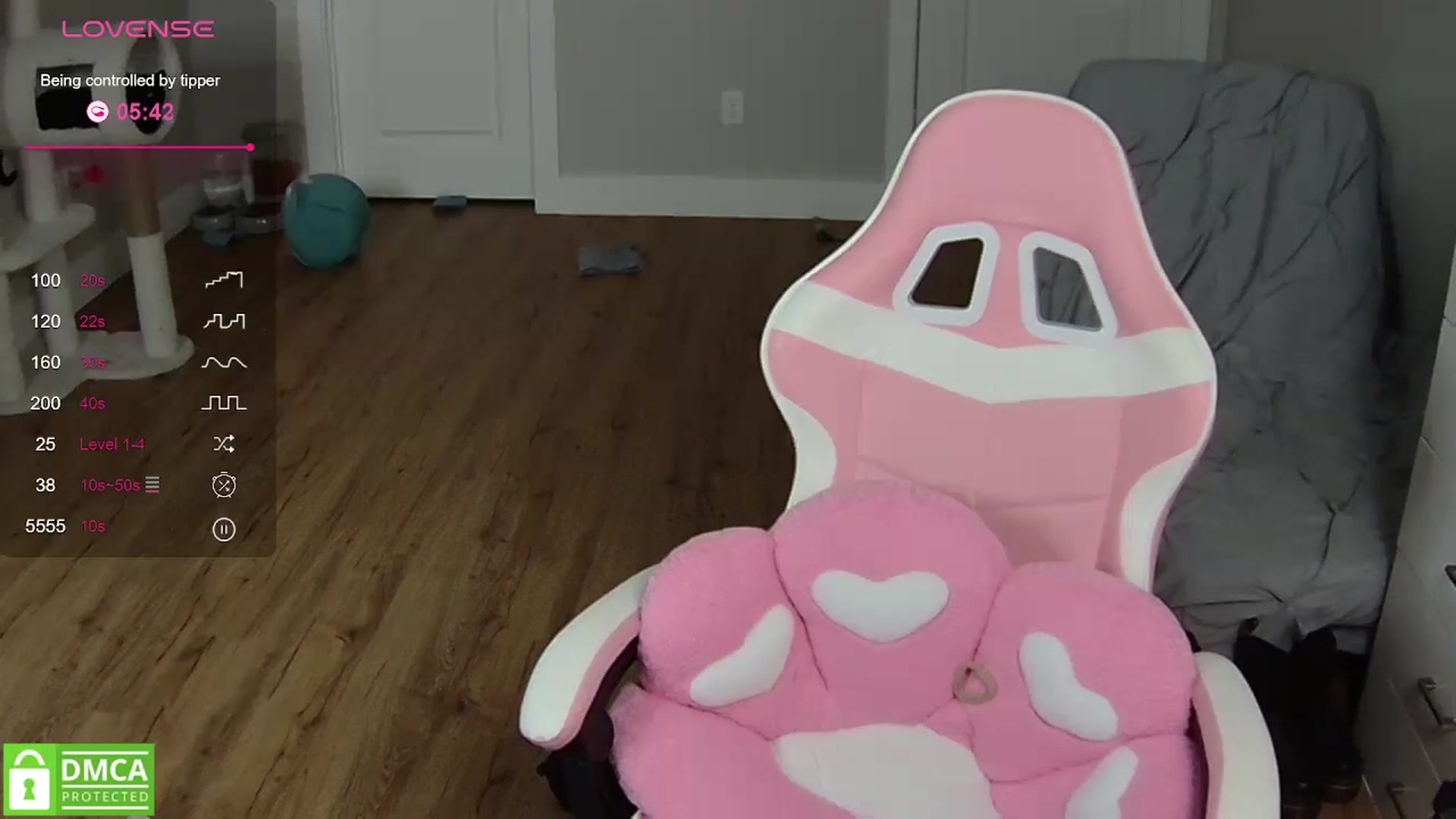 Gallery image thumbnail from Sarahsweets18's myfreecams stream on, 03/28/2024, 04:12 image 7 of 20