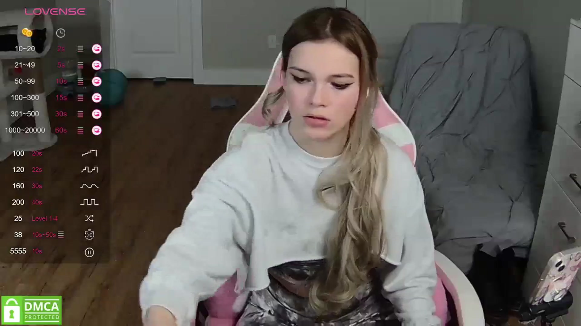 Gallery image thumbnail from Sarahsweets18's myfreecams stream on, 03/28/2024, 04:12 image 18 of 20