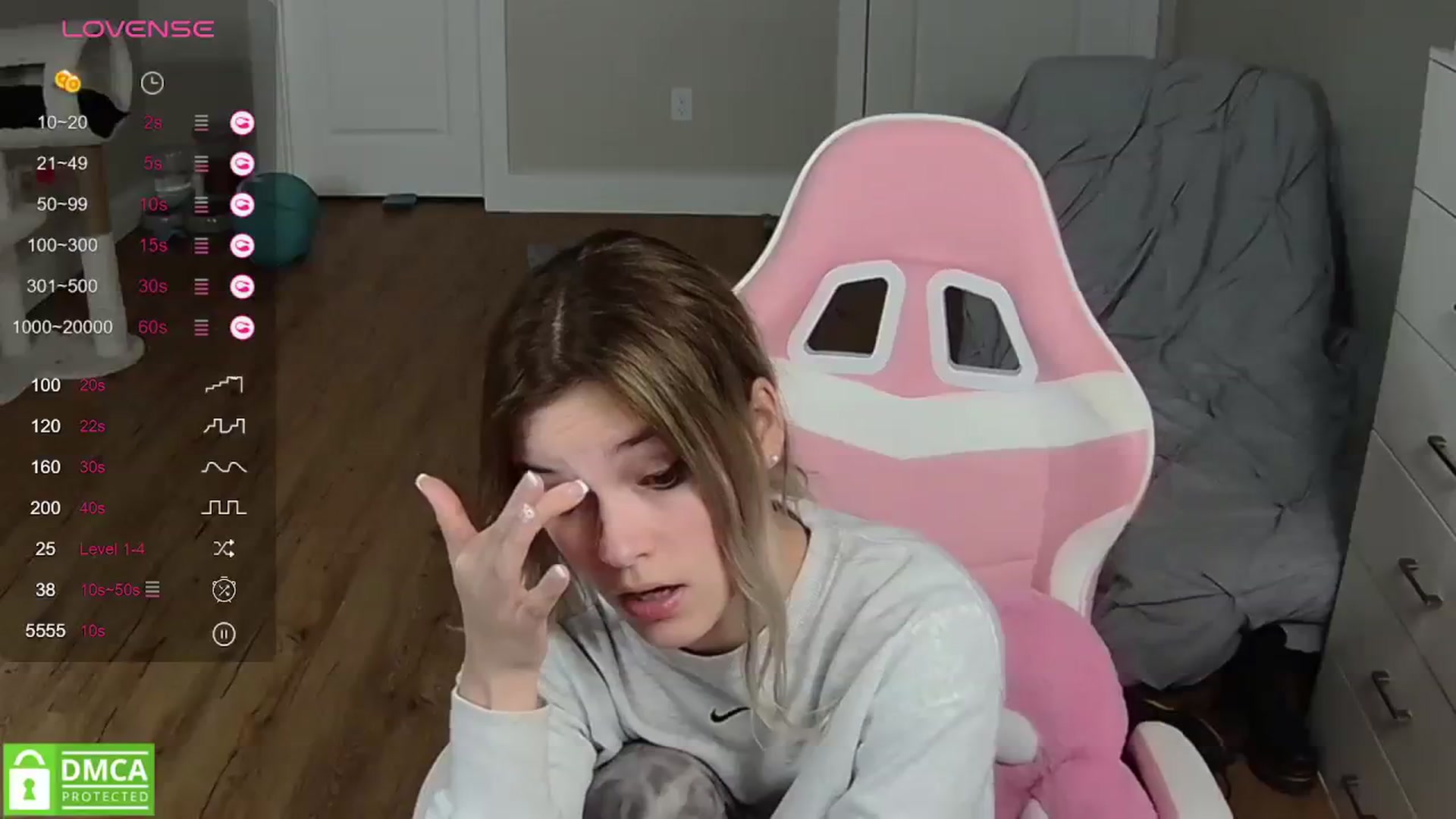 Gallery image thumbnail from Sarahsweets18's myfreecams stream on, 03/28/2024, 04:59 image 4 of 20