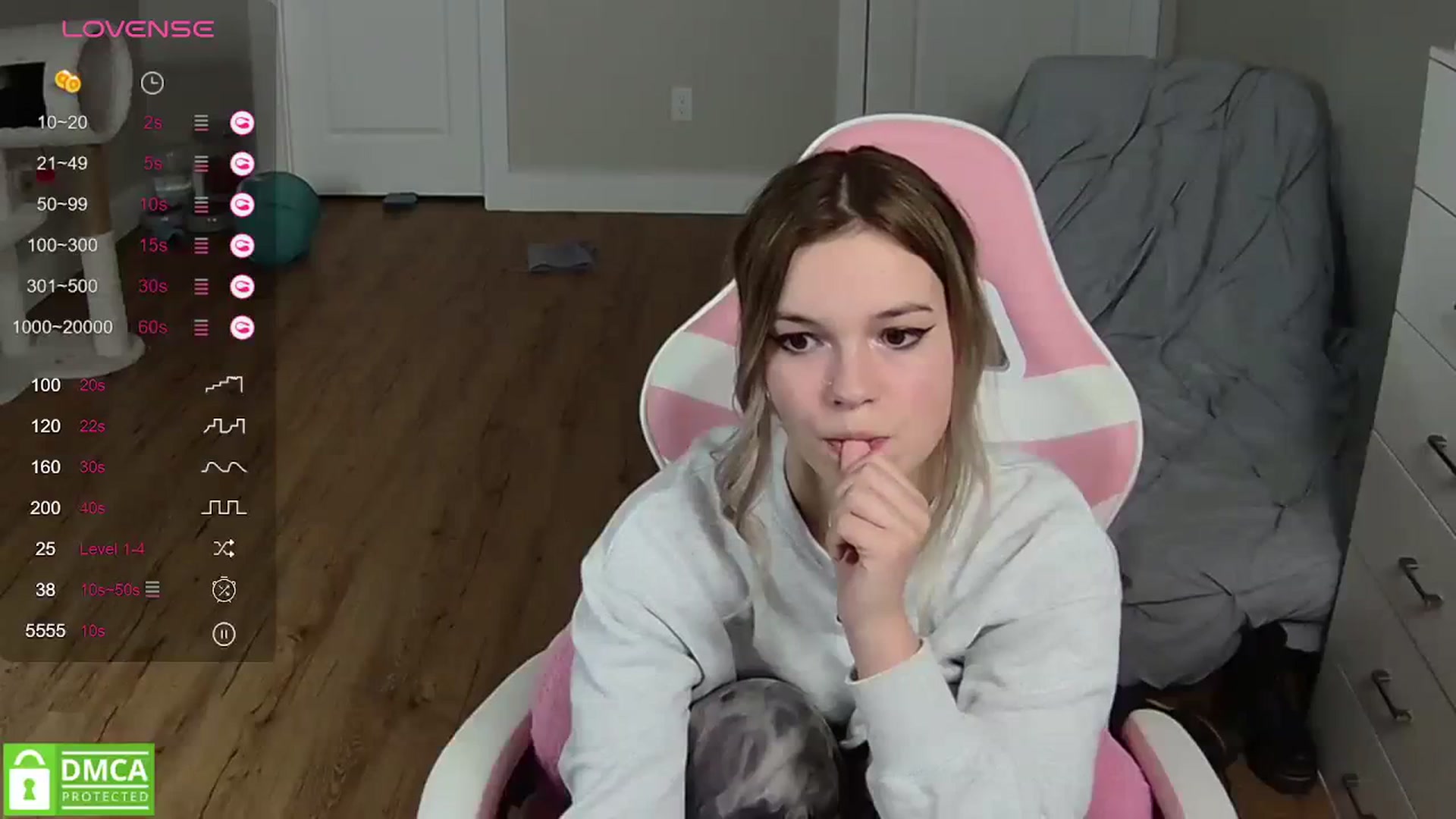Gallery image thumbnail from Sarahsweets18's myfreecams stream on, 03/28/2024, 04:59 image 18 of 20