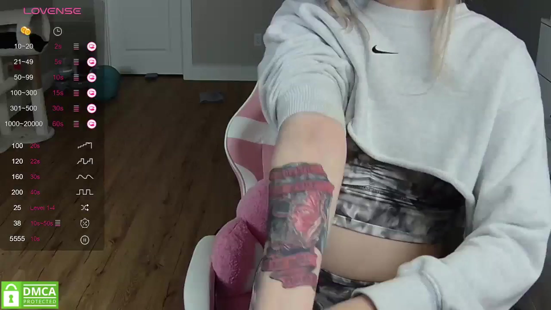 Gallery image thumbnail from Sarahsweets18's myfreecams stream on, 03/28/2024, 04:59 image 1 of 20