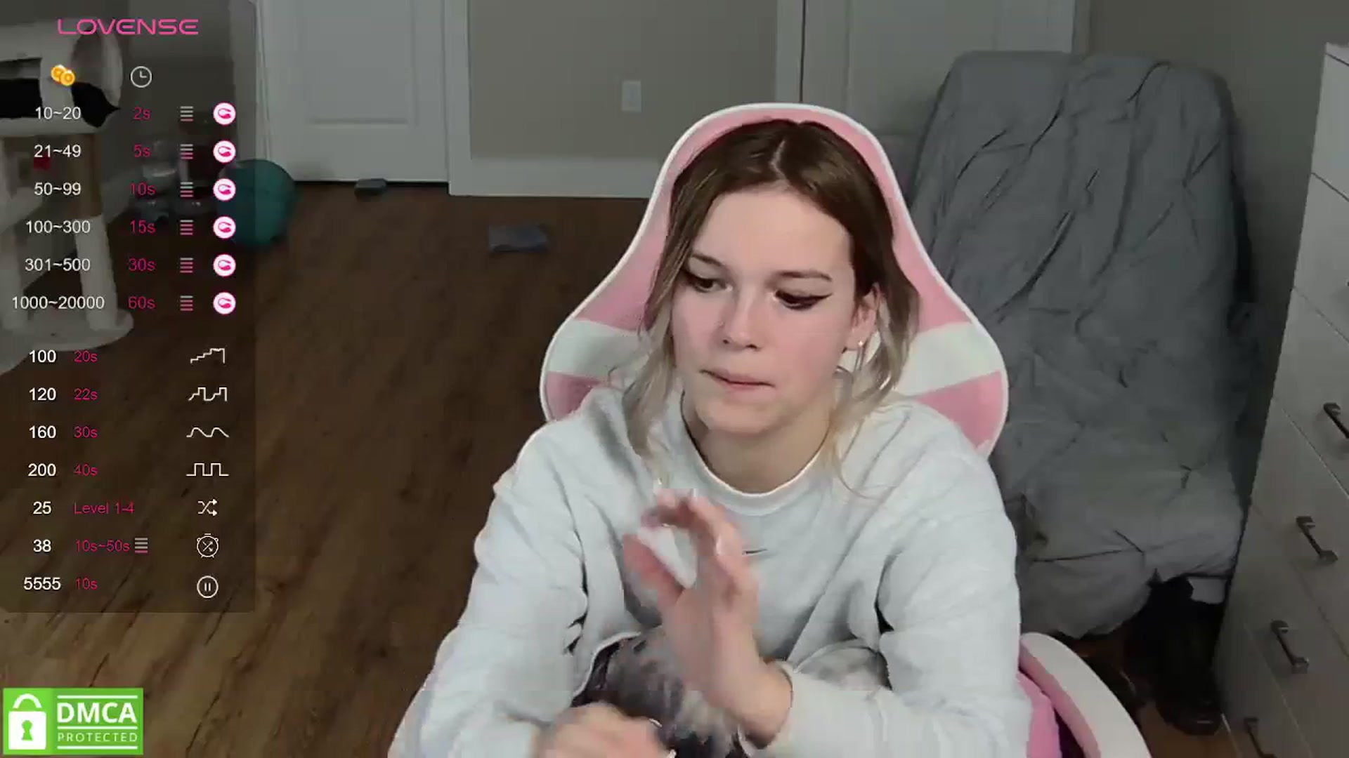 Gallery image thumbnail from Sarahsweets18's myfreecams stream on, 03/28/2024, 04:59 image 10 of 20