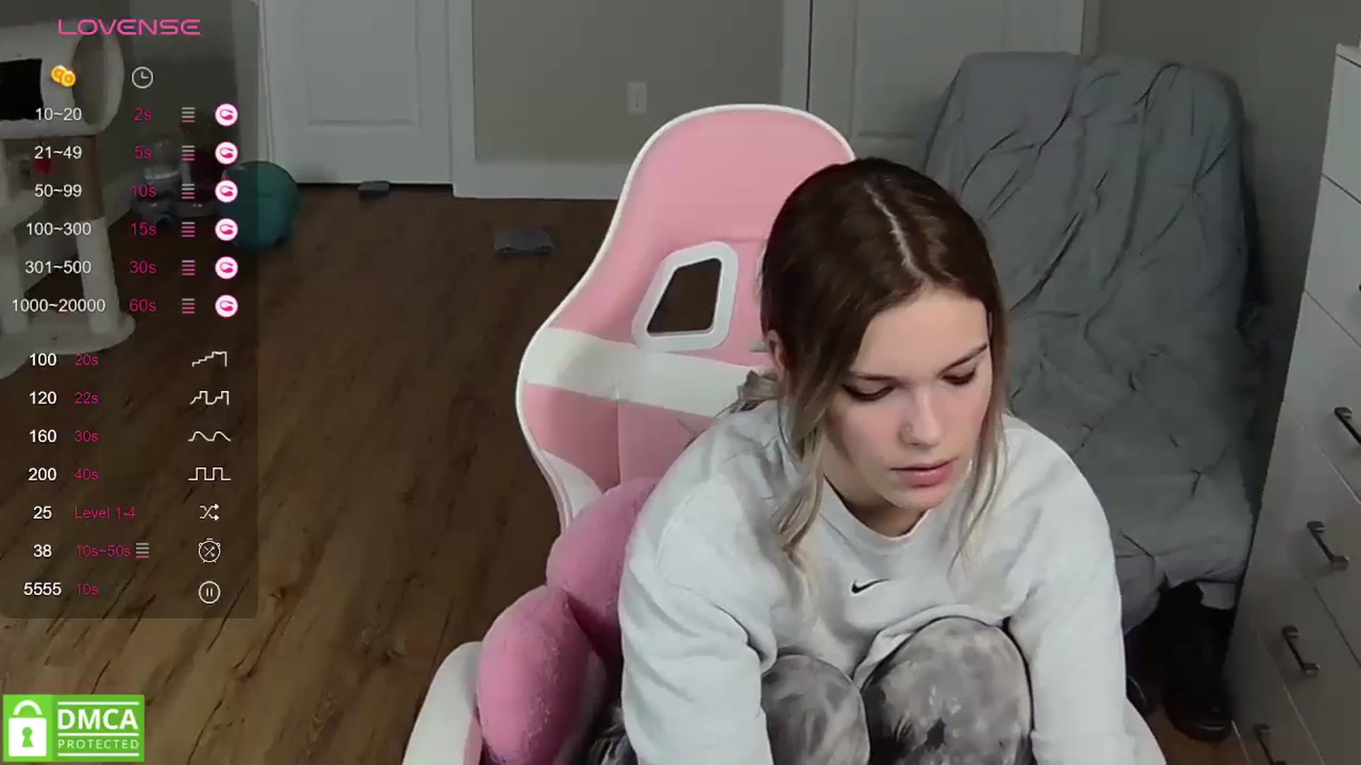 Gallery image thumbnail from Sarahsweets18's myfreecams stream on, 03/28/2024, 04:59 image 17 of 20