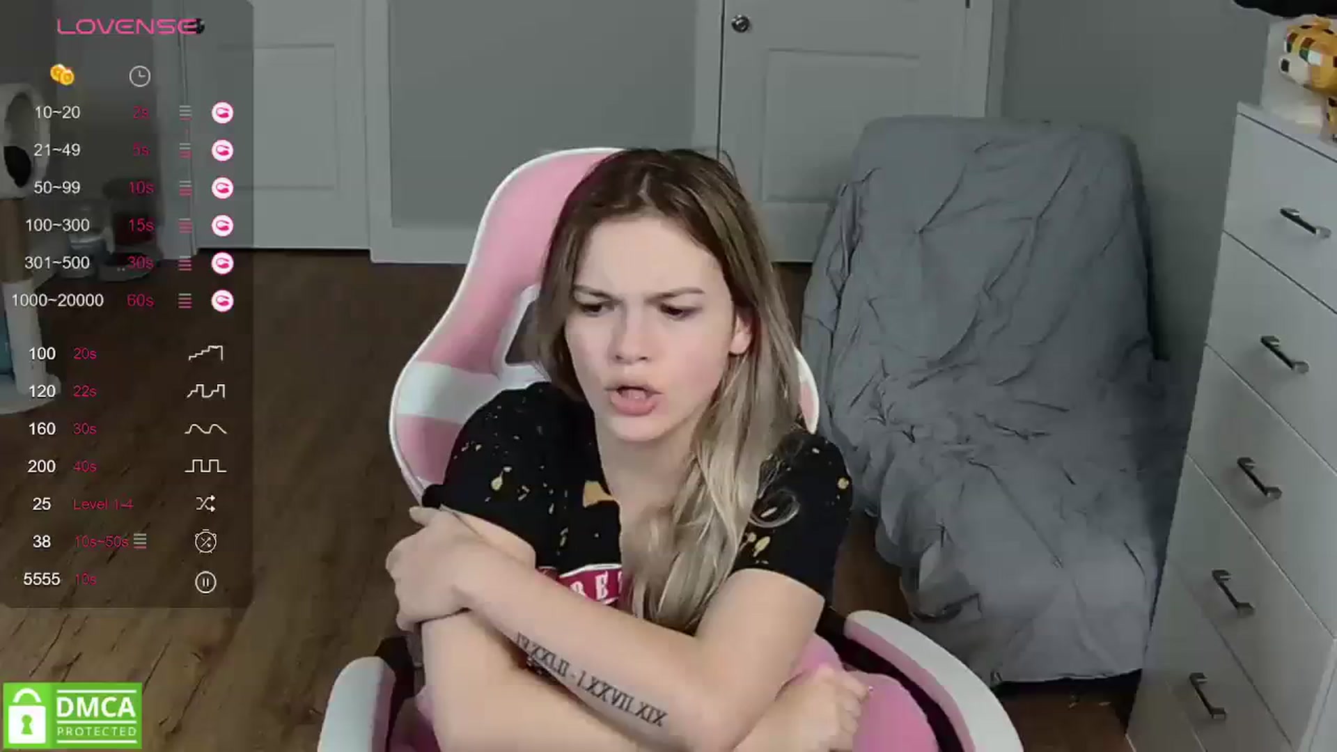 Gallery image thumbnail from Sarahsweets18's myfreecams stream on, 03/28/2024, 23:30 image 20 of 20