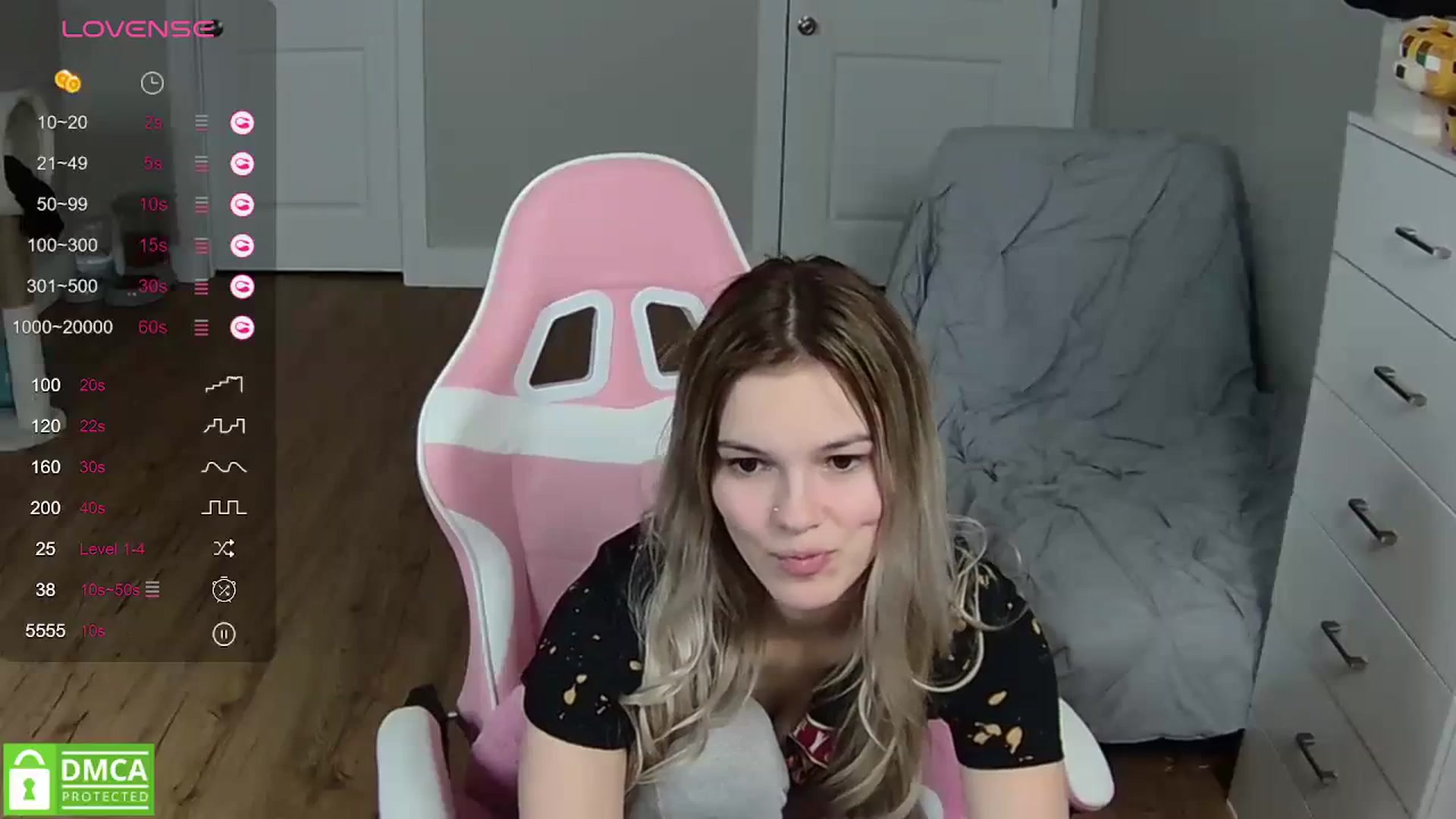 Gallery image thumbnail from Sarahsweets18's myfreecams stream on, 03/28/2024, 23:30 image 11 of 20