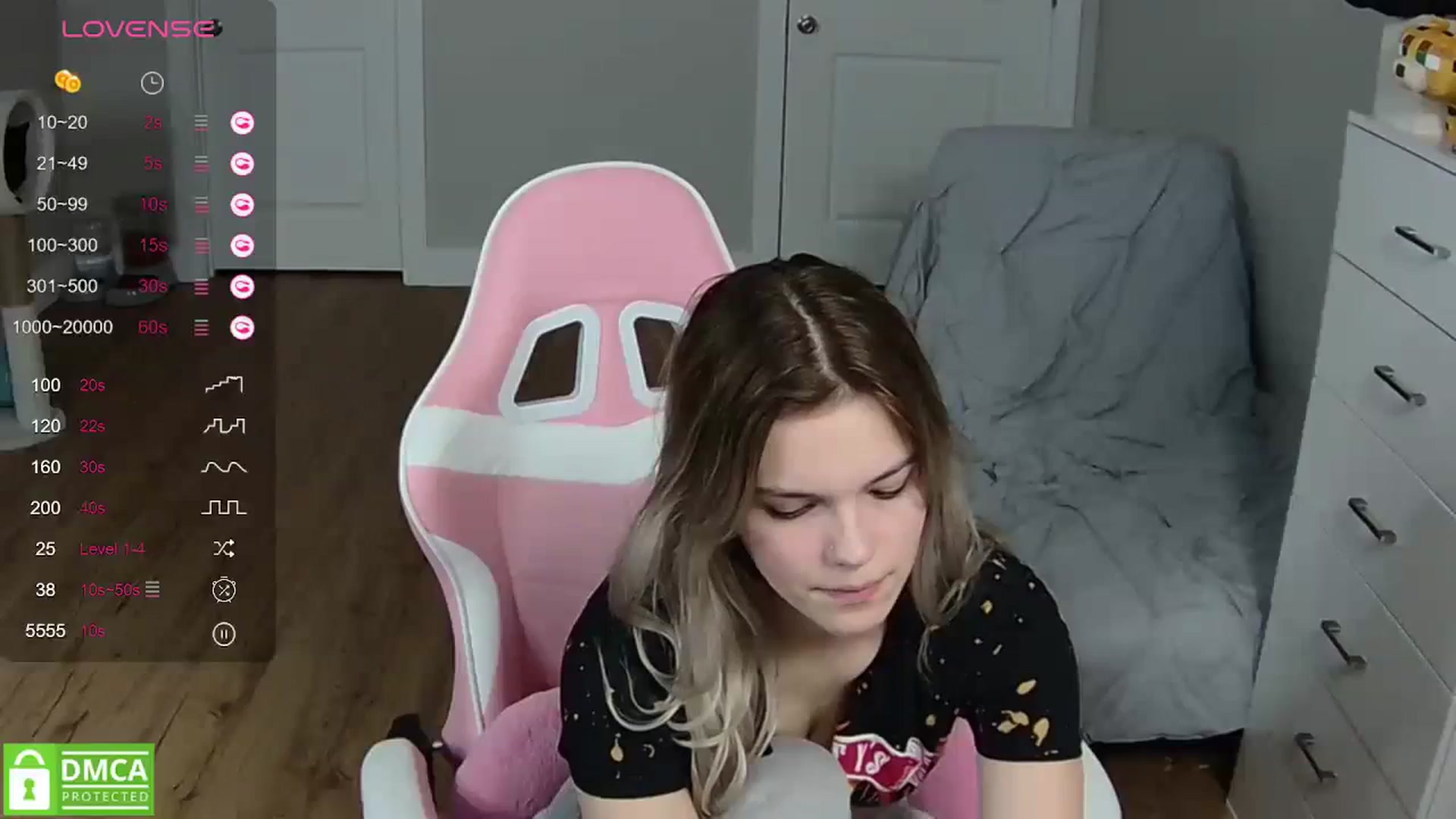 Gallery image thumbnail from Sarahsweets18's myfreecams stream on, 03/28/2024, 23:30 image 16 of 20