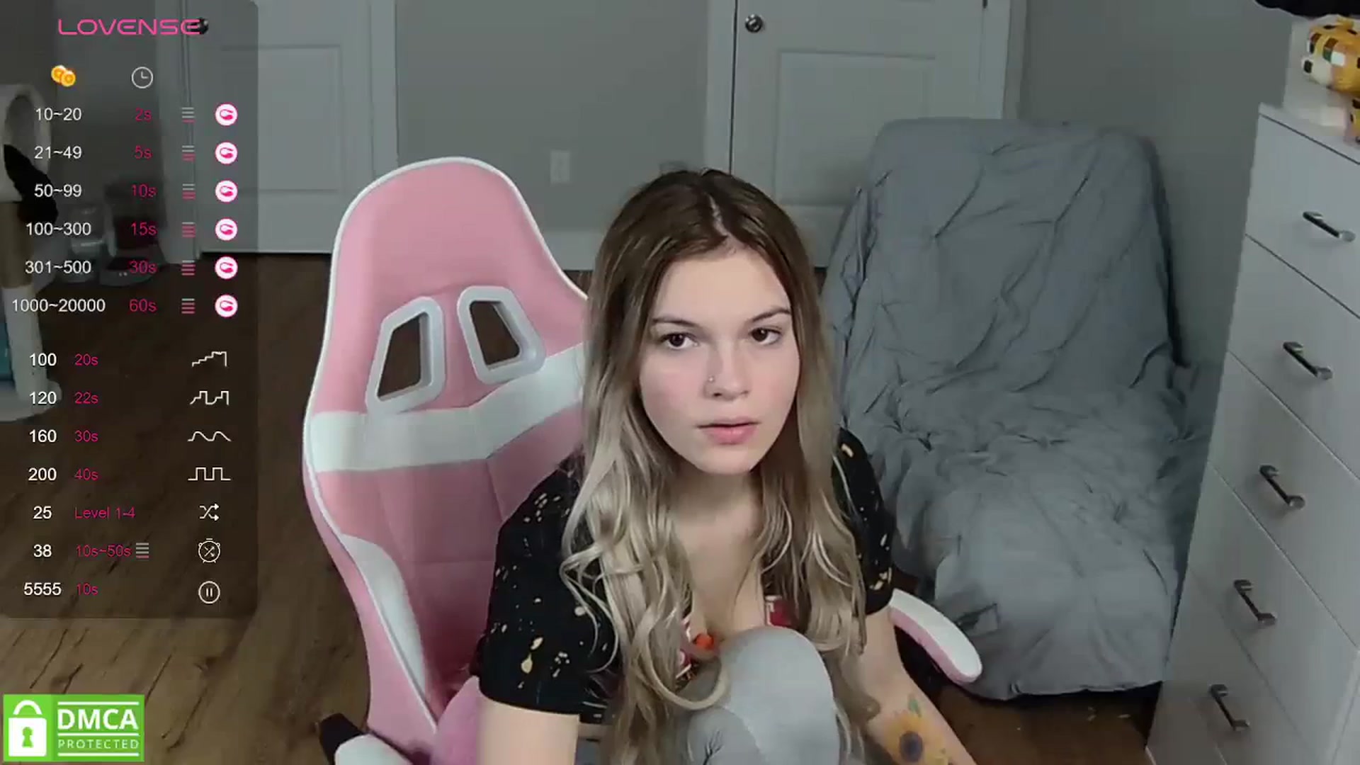 Gallery image thumbnail from Sarahsweets18's myfreecams stream on, 03/28/2024, 23:30 image 12 of 20
