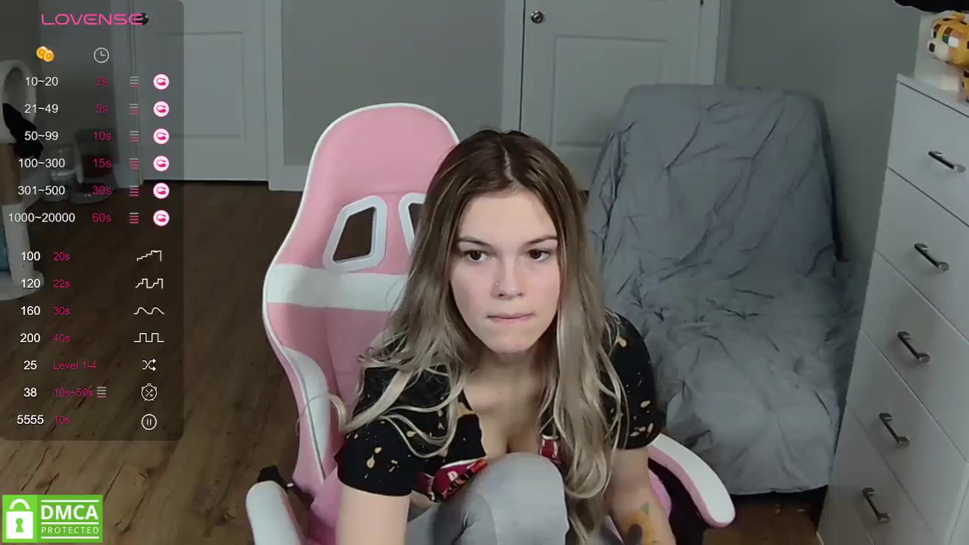 Gallery image thumbnail from Sarahsweets18's myfreecams stream on, 03/28/2024, 23:30 image 10 of 20