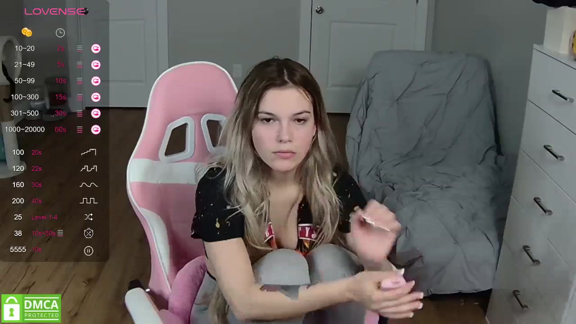 Gallery image thumbnail from Sarahsweets18's myfreecams stream on, 03/28/2024, 23:30 image 2 of 20