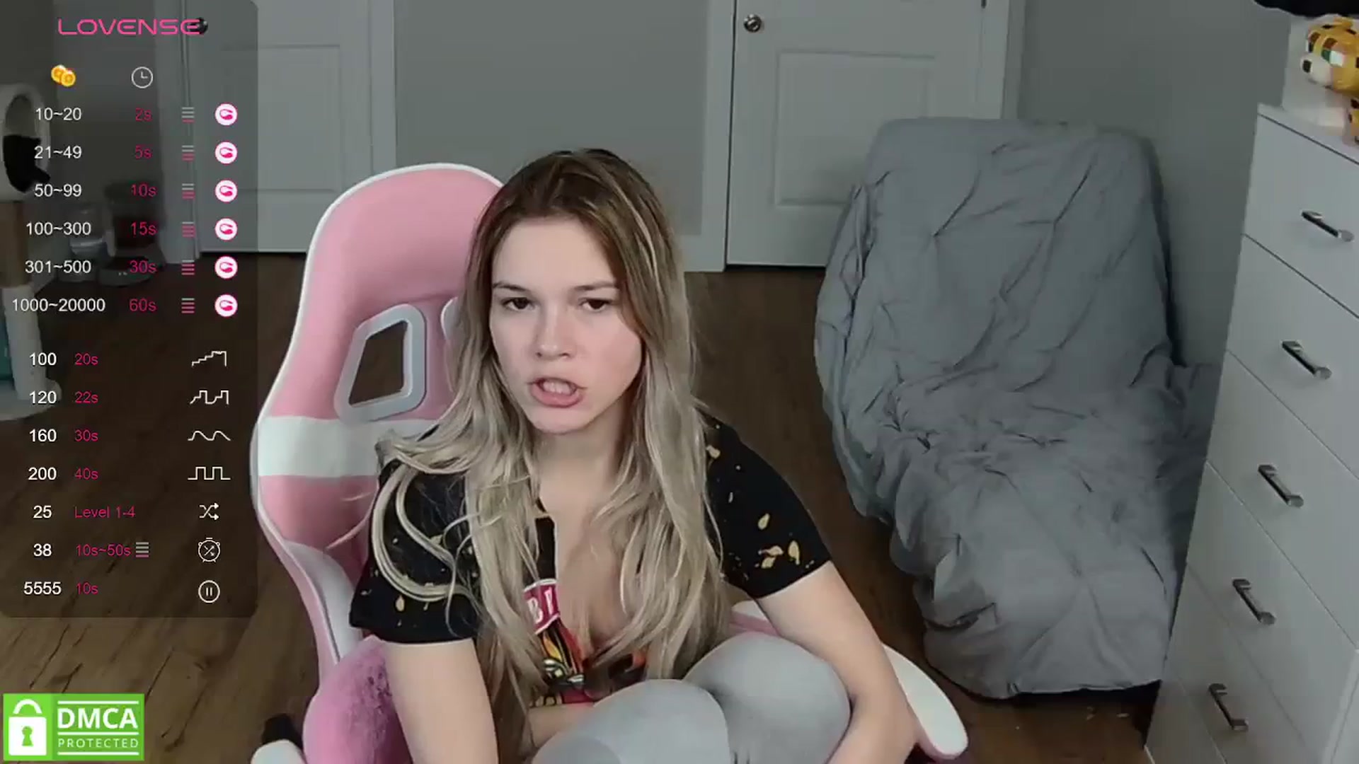 Gallery image thumbnail from Sarahsweets18's myfreecams stream on, 03/29/2024, 24:00 image 20 of 20
