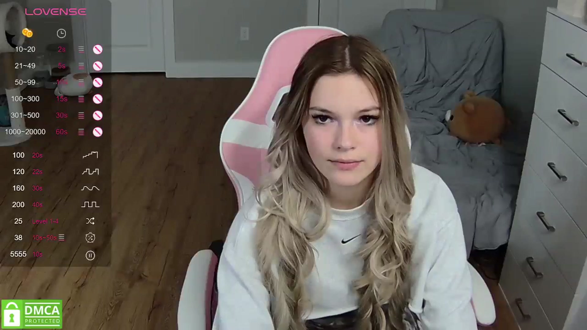 Gallery image thumbnail from Sarahsweets18's myfreecams stream on, 04/02/2024, 24:16 image 4 of 20