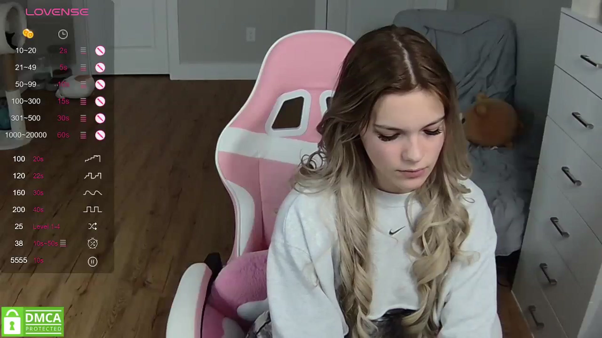 Gallery image thumbnail from Sarahsweets18's myfreecams stream on, 04/02/2024, 24:16 image 2 of 20