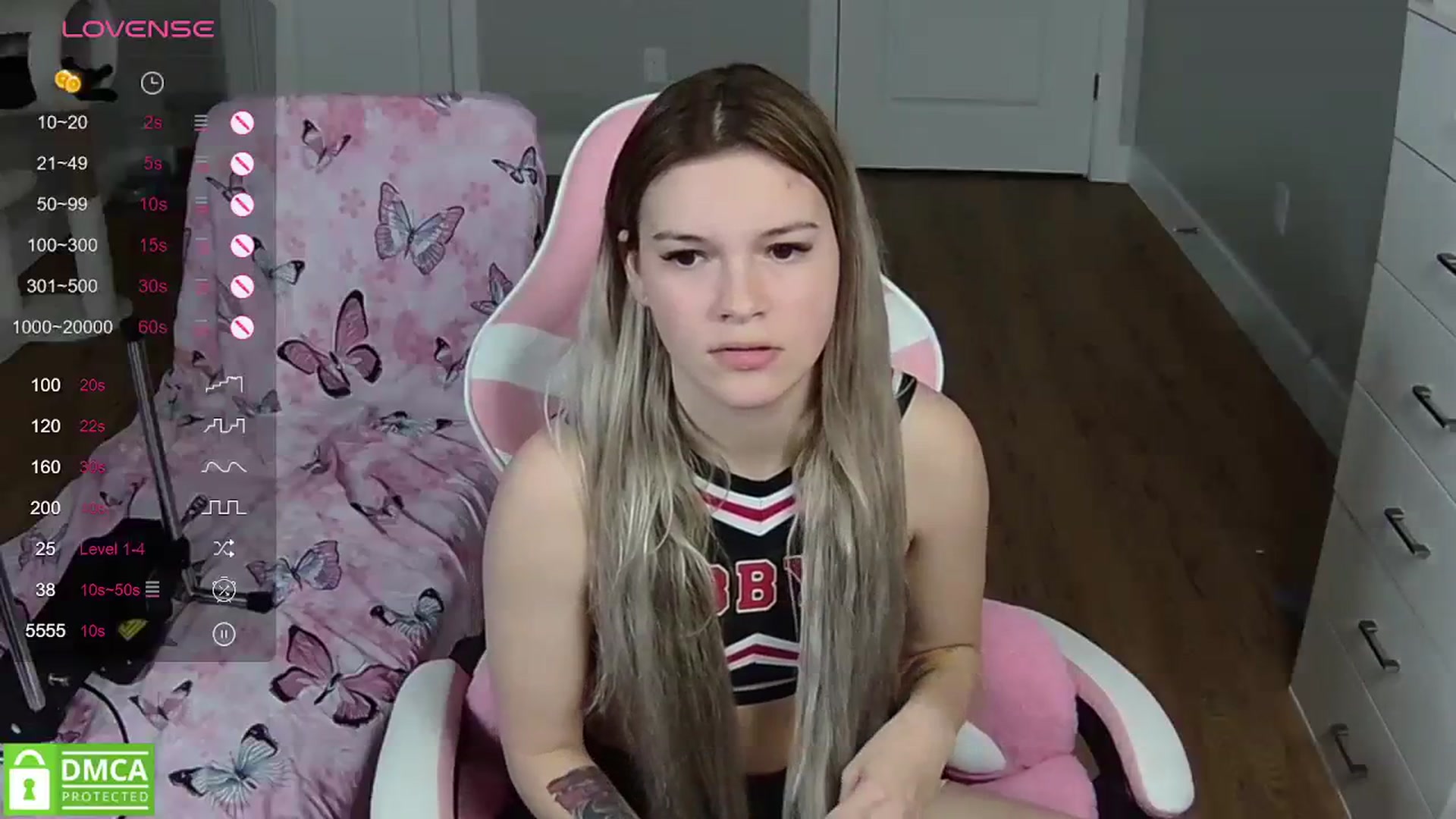 Gallery image thumbnail from Sarahsweets18's myfreecams stream on, 04/11/2024, 24:58 image 18 of 20