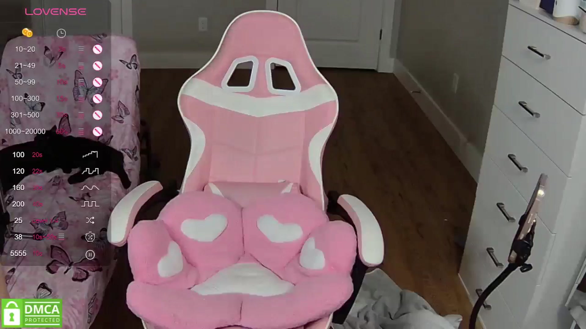 Gallery image thumbnail from Sarahsweets18's myfreecams stream on, 04/11/2024, 02:44 image 17 of 20