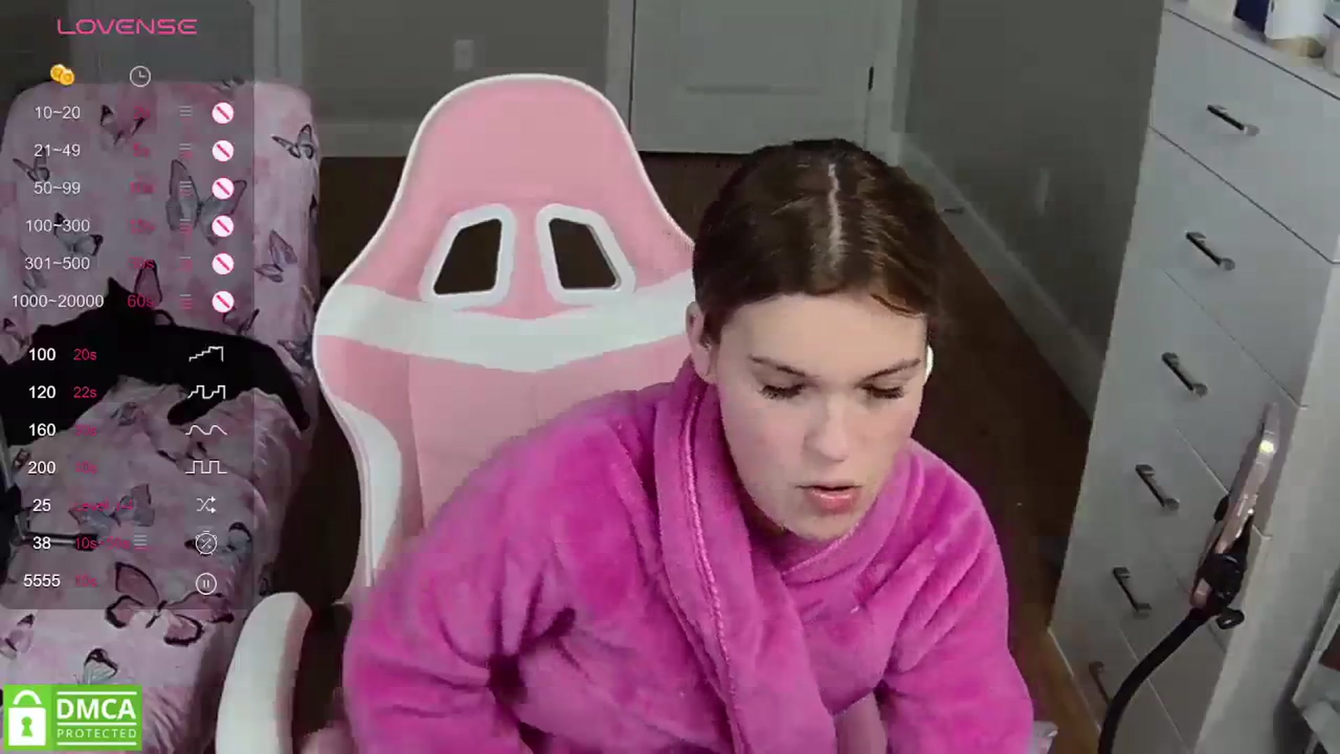 Gallery image thumbnail from Sarahsweets18's myfreecams stream on, 04/11/2024, 02:44 image 19 of 20