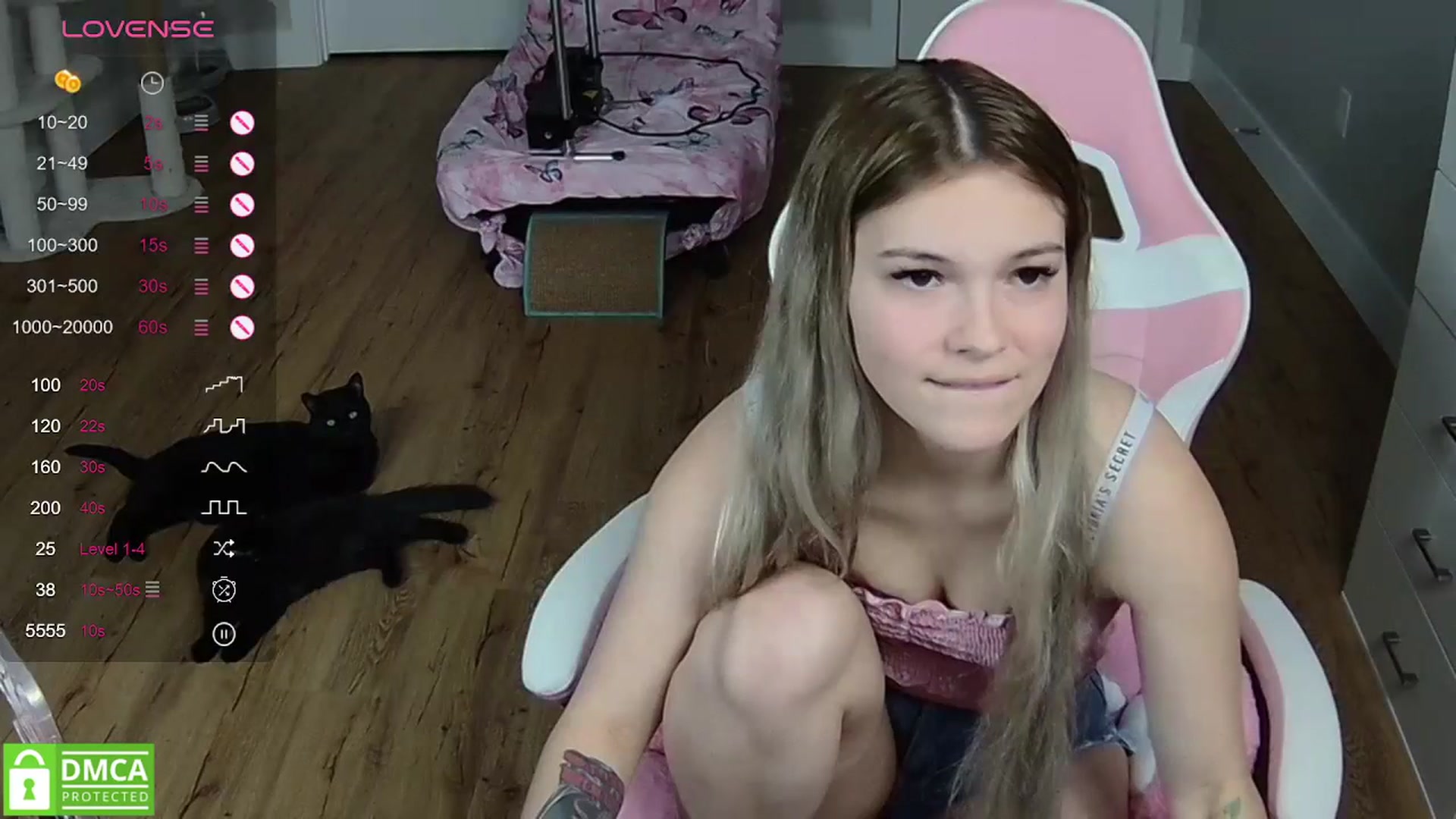 Gallery image thumbnail from Sarahsweets18's myfreecams stream on, 04/17/2024, 18:39 image 16 of 20