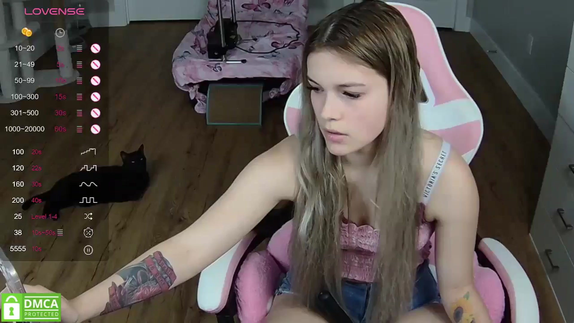 Gallery image thumbnail from Sarahsweets18's myfreecams stream on, 04/17/2024, 18:39 image 17 of 20