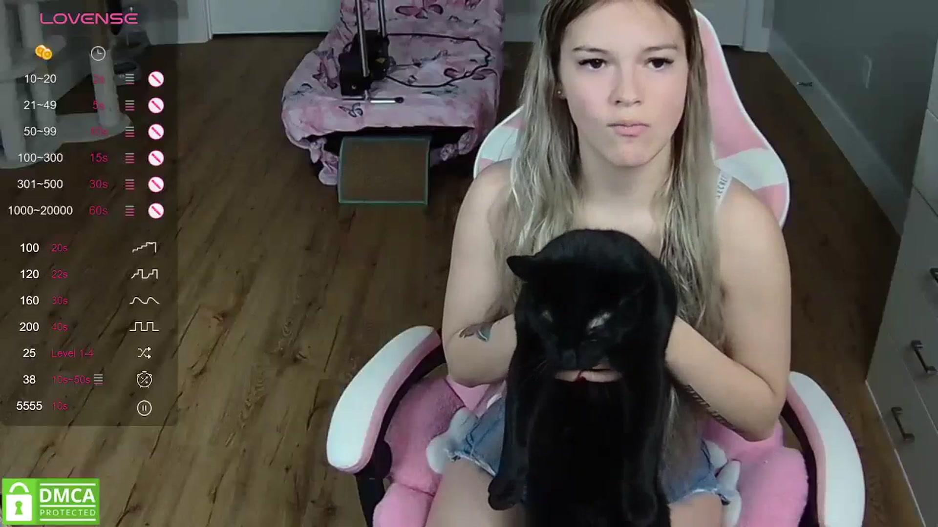 Gallery image thumbnail from Sarahsweets18's myfreecams stream on, 04/17/2024, 18:39 image 10 of 20