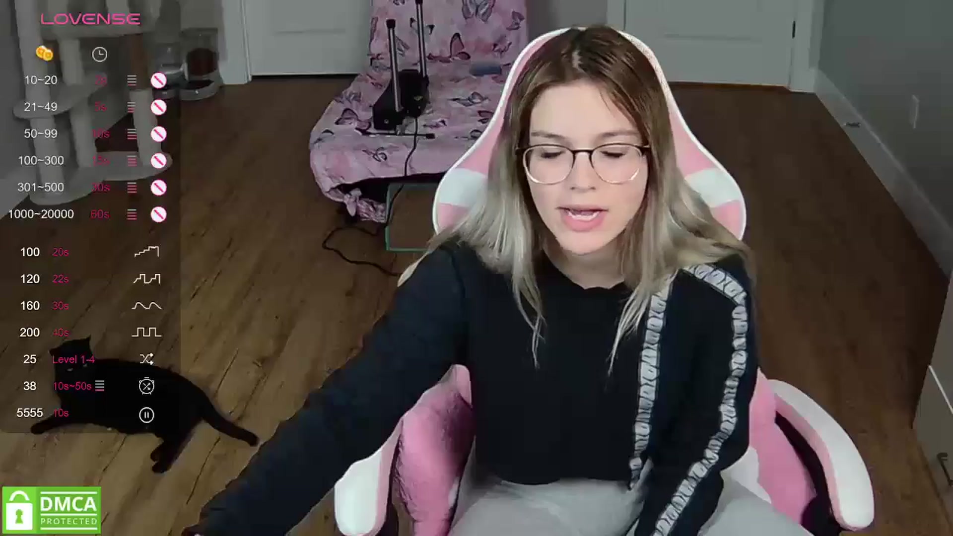 Gallery image thumbnail from Sarahsweets18's myfreecams stream on, 04/22/2024, 05:24 image 11 of 20
