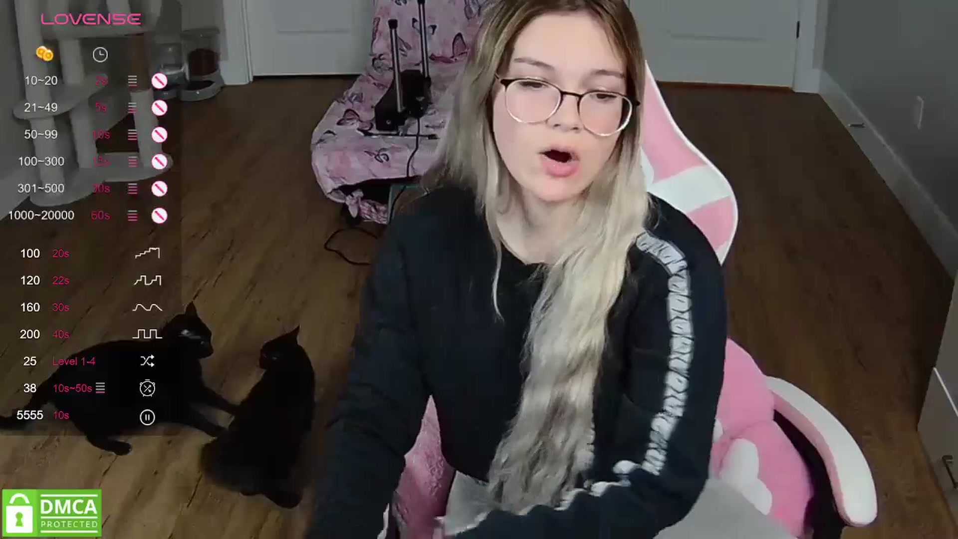 Gallery image thumbnail from Sarahsweets18's myfreecams stream on, 04/22/2024, 05:24 image 8 of 20