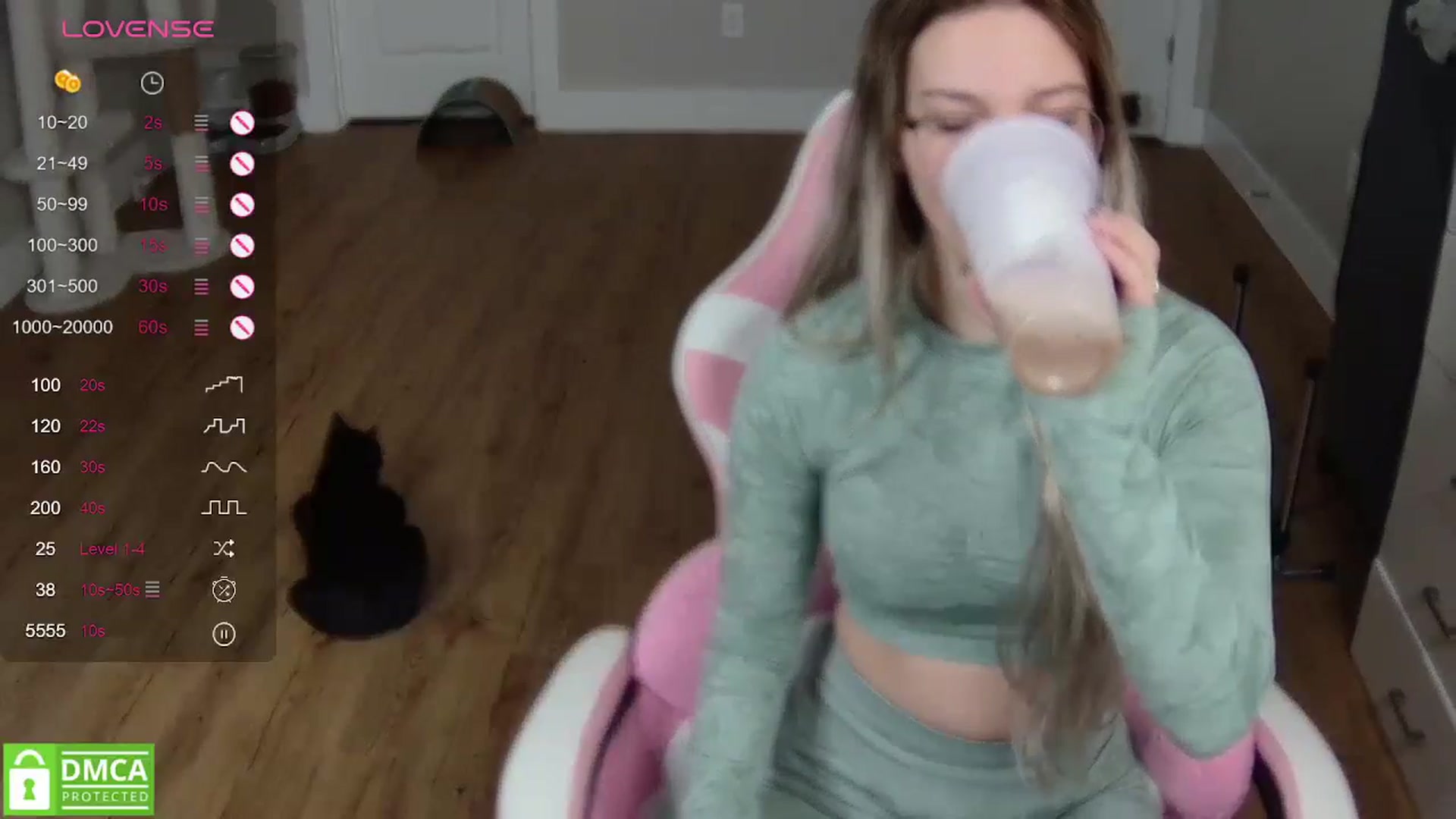 Gallery image thumbnail from Sarahsweets18's myfreecams stream on, 04/23/2024, 15:15 image 17 of 20