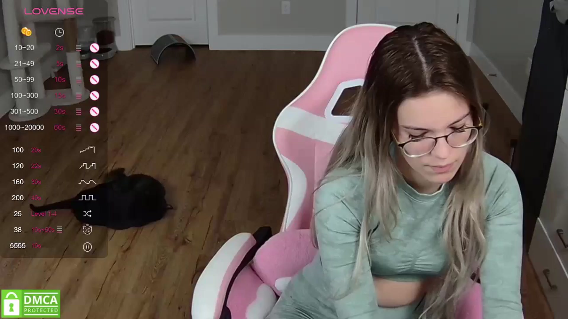 Gallery image thumbnail from Sarahsweets18's myfreecams stream on, 04/23/2024, 15:15 image 3 of 20