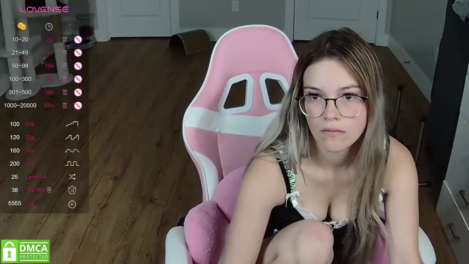 Gallery image thumbnail from Sarahsweets18's myfreecams stream on, 04/23/2024, 19:23 image 7 of 20