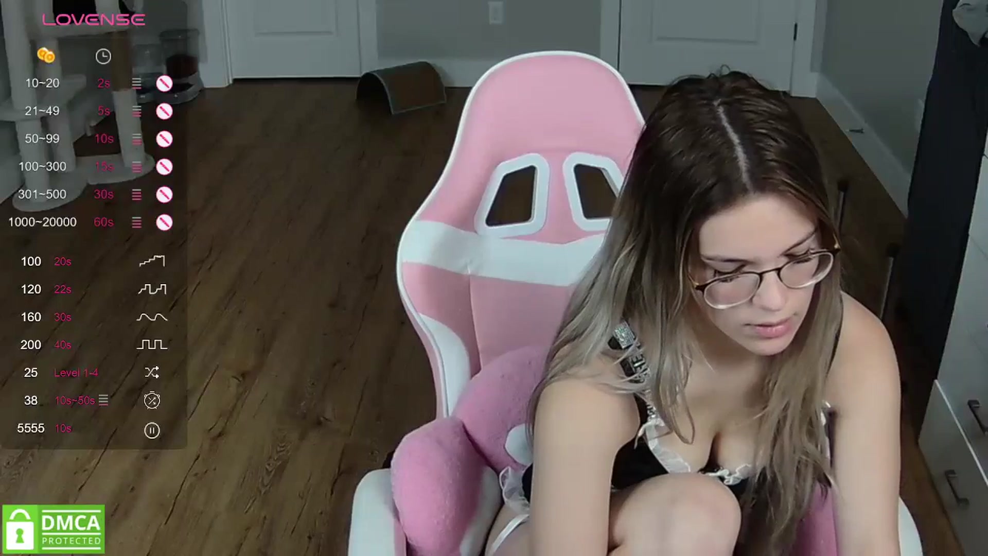 Gallery image thumbnail from Sarahsweets18's myfreecams stream on, 04/23/2024, 19:23 image 9 of 20