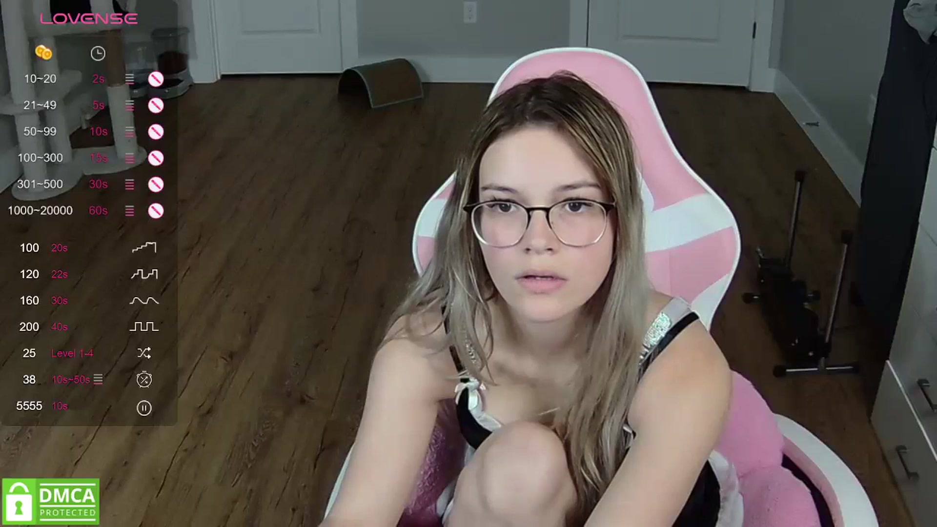 Gallery image thumbnail from Sarahsweets18's myfreecams stream on, 04/23/2024, 19:23 image 12 of 20