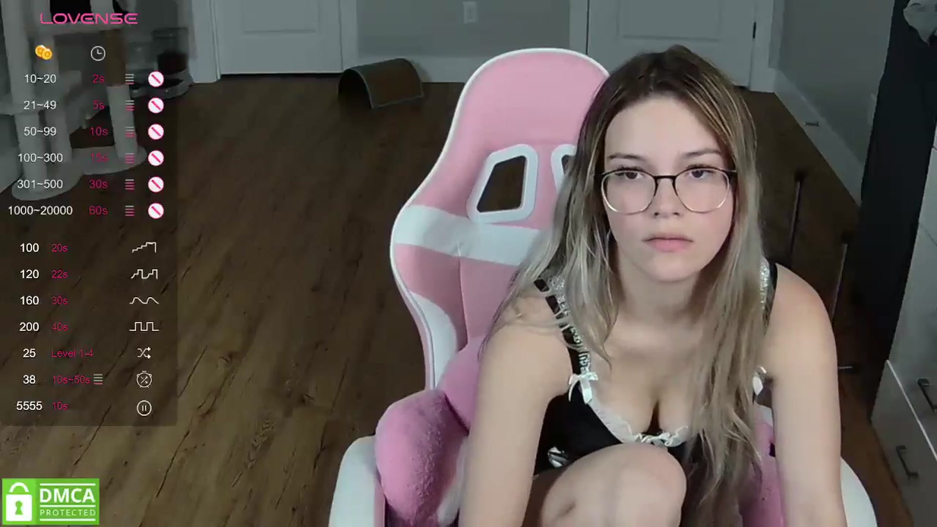 Gallery image thumbnail from Sarahsweets18's myfreecams stream on, 04/23/2024, 19:23 image 10 of 20