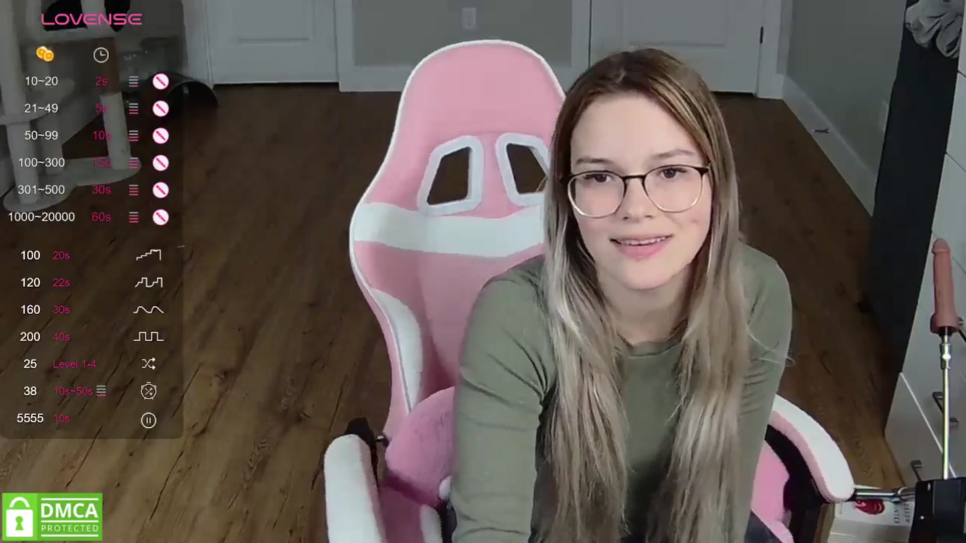 Gallery image thumbnail from Sarahsweets18's myfreecams stream on, 04/28/2024, 03:05 image 2 of 20