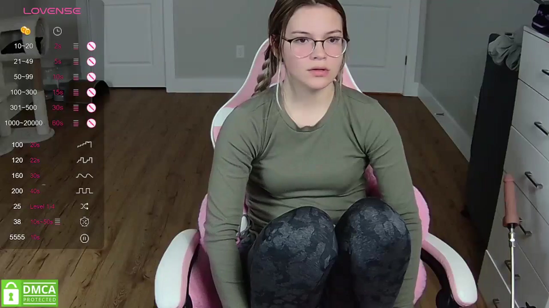 Gallery image thumbnail from Sarahsweets18's myfreecams stream on, 04/28/2024, 03:05 image 19 of 20