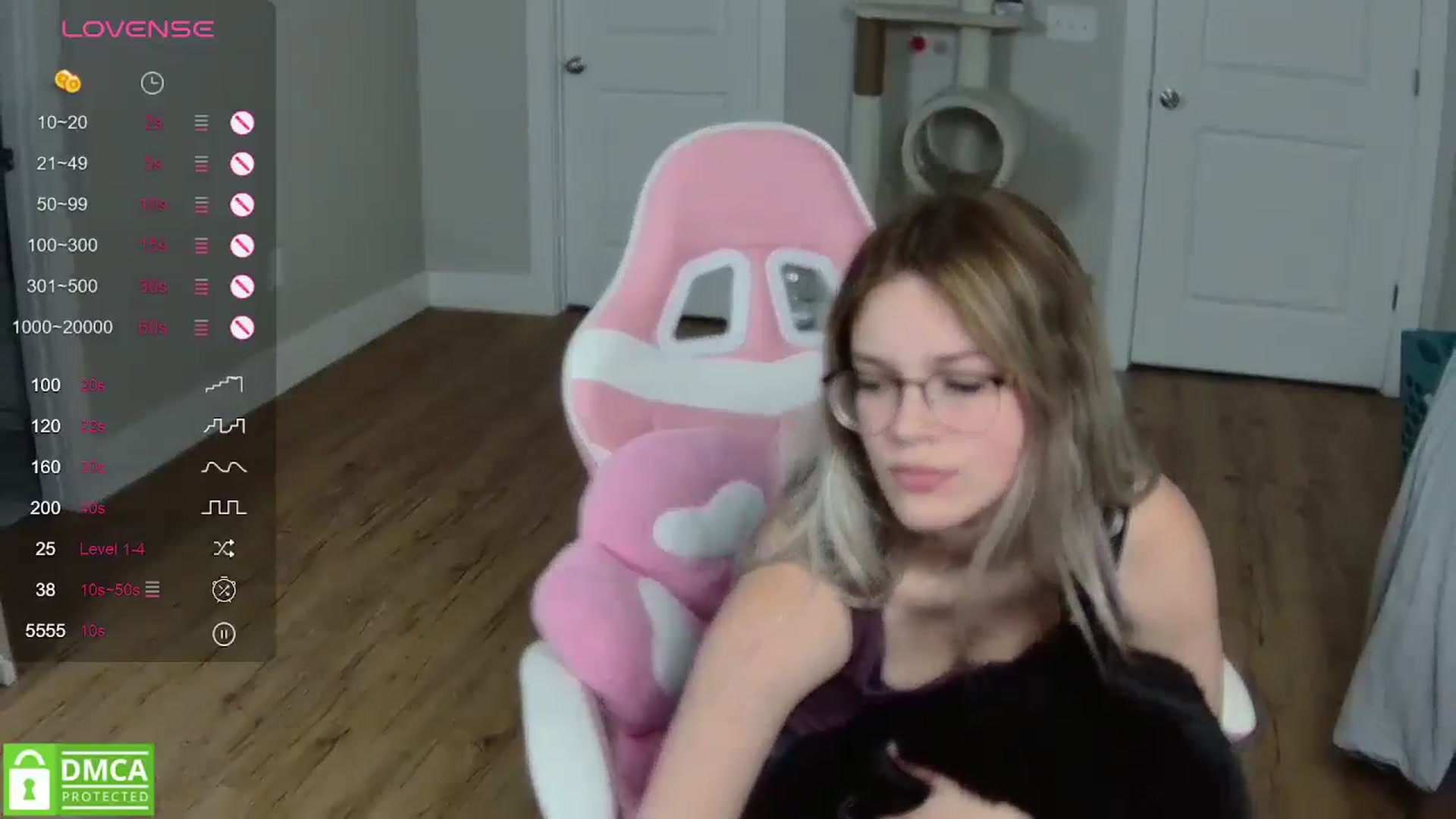 Gallery image thumbnail from Sarahsweets18's myfreecams stream on, 05/02/2024, 05:41 image 5 of 20