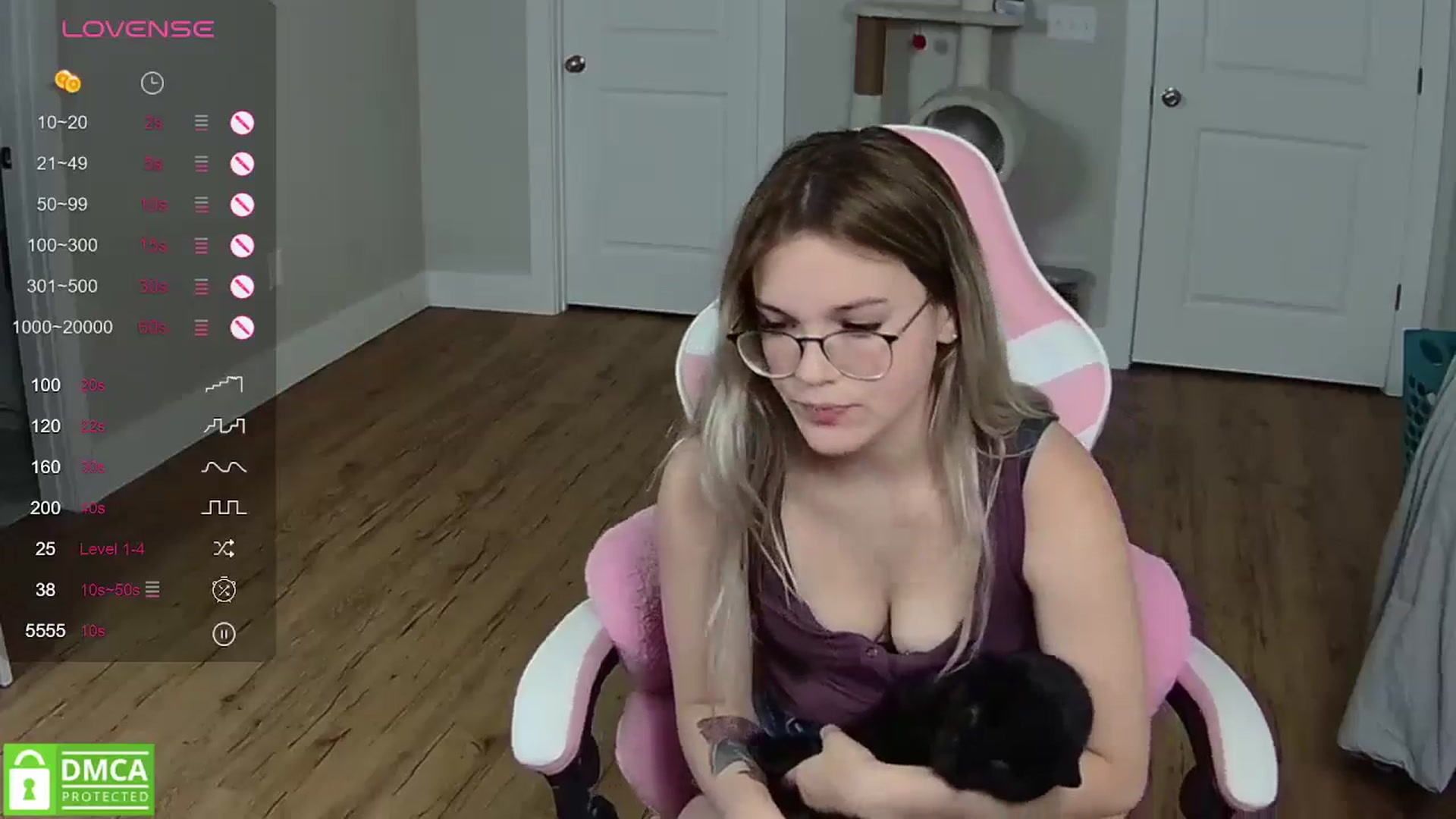 Gallery image thumbnail from Sarahsweets18's myfreecams stream on, 05/02/2024, 05:41 image 6 of 20