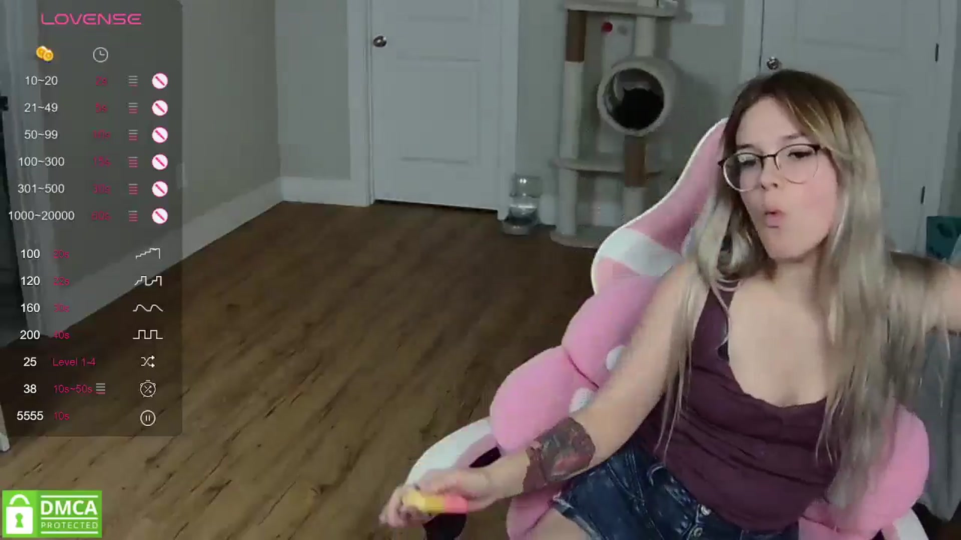 Gallery image thumbnail from Sarahsweets18's myfreecams stream on, 05/02/2024, 05:41 image 19 of 20