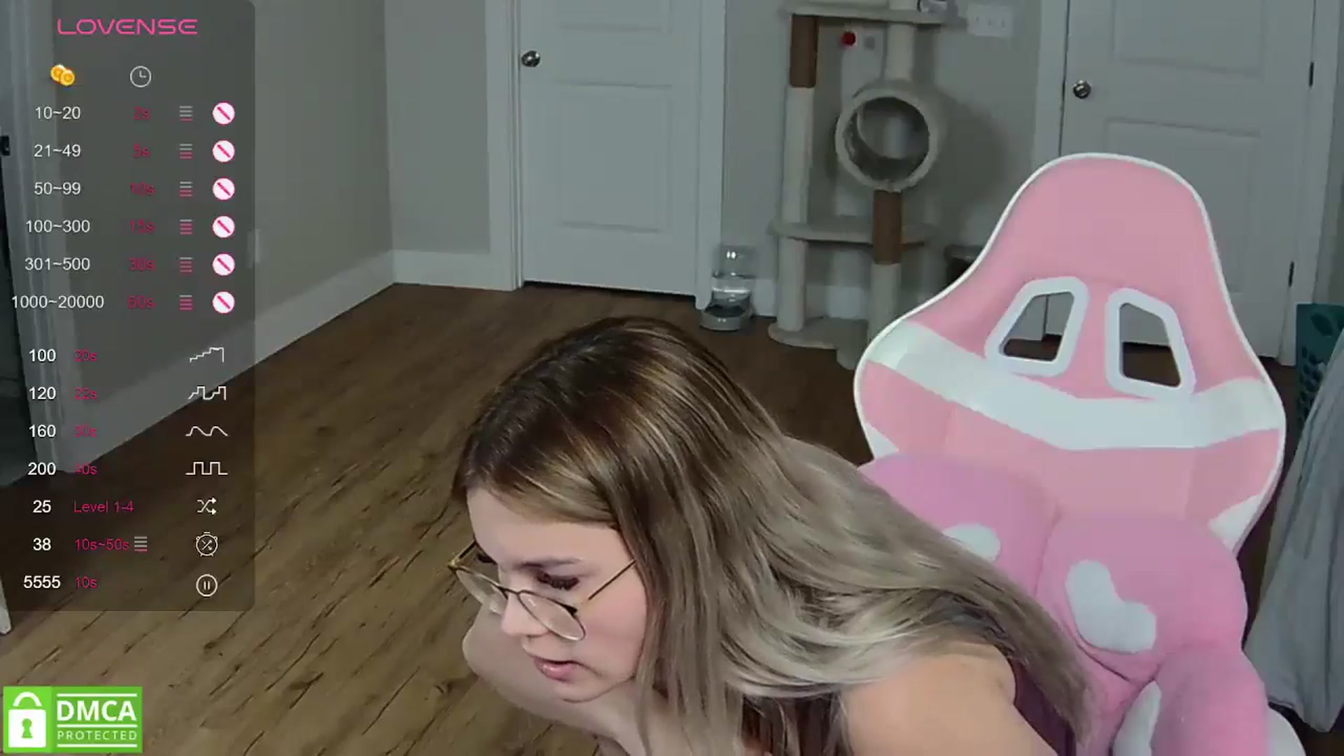 Gallery image thumbnail from Sarahsweets18's myfreecams stream on, 05/02/2024, 05:41 image 8 of 20