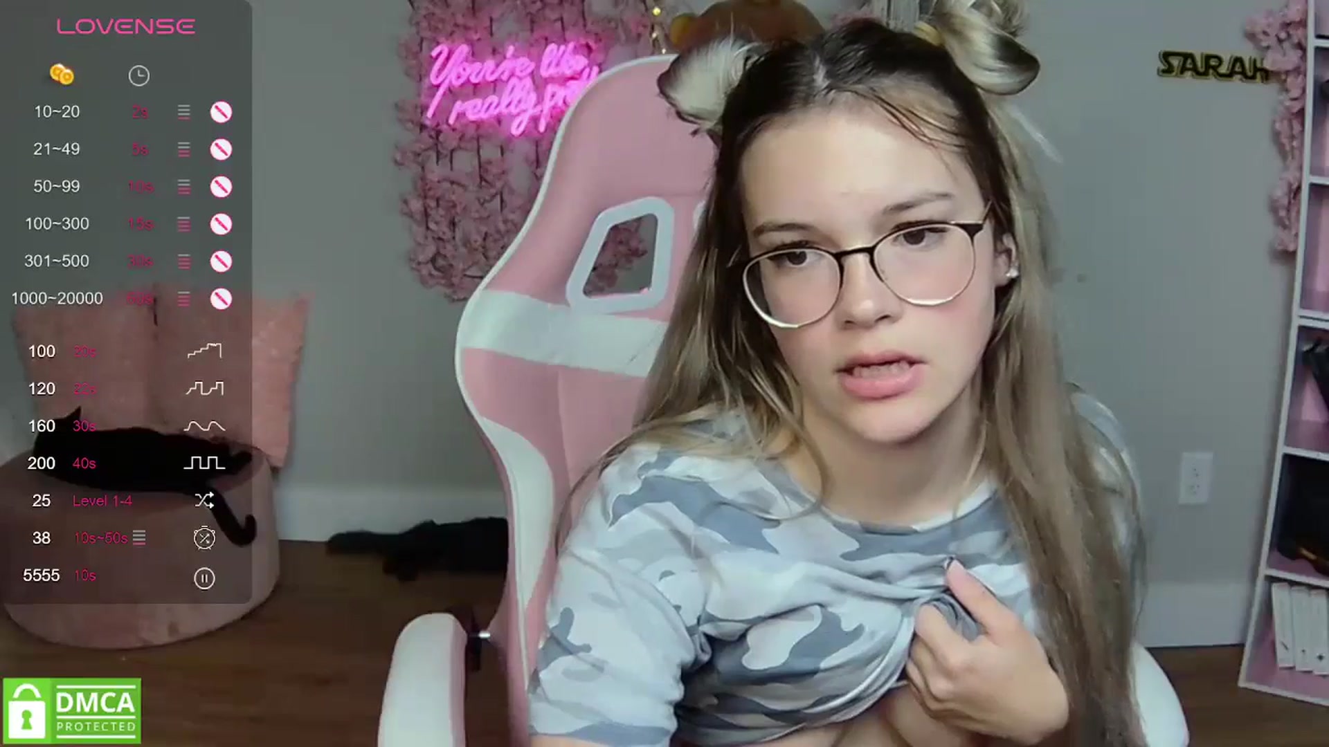 Gallery image thumbnail from Sarahsweets18's myfreecams stream on, 05/06/2024, 05:14 image 18 of 20